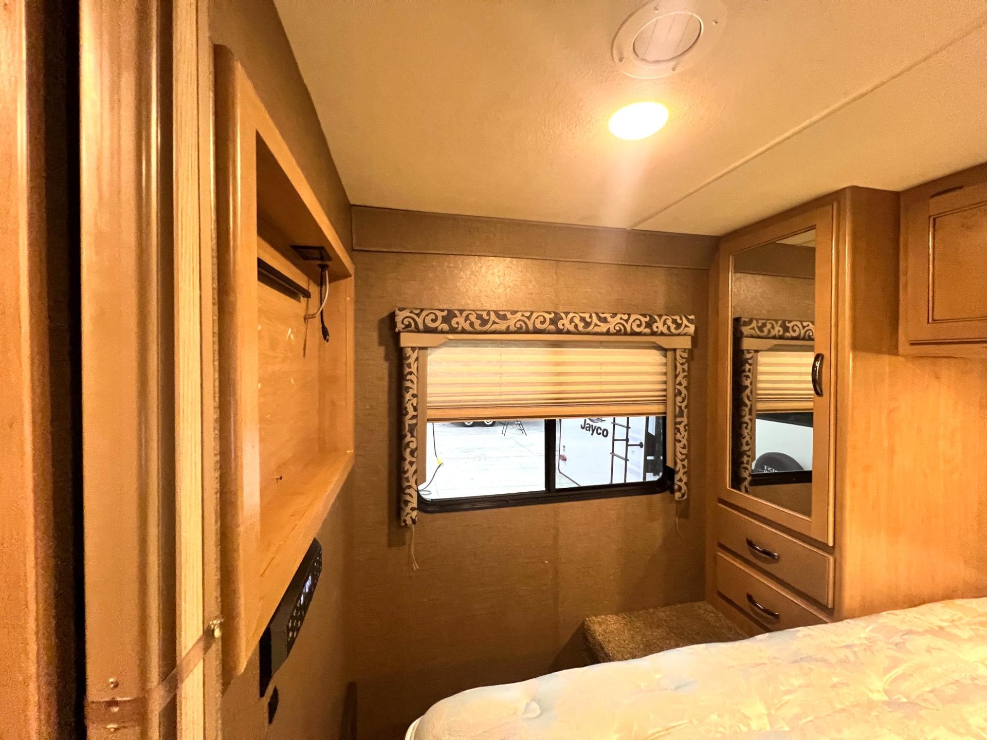 2018 Thor Motor Coach 2018 Thor Motor Coach Four Winds - thumbnail 41