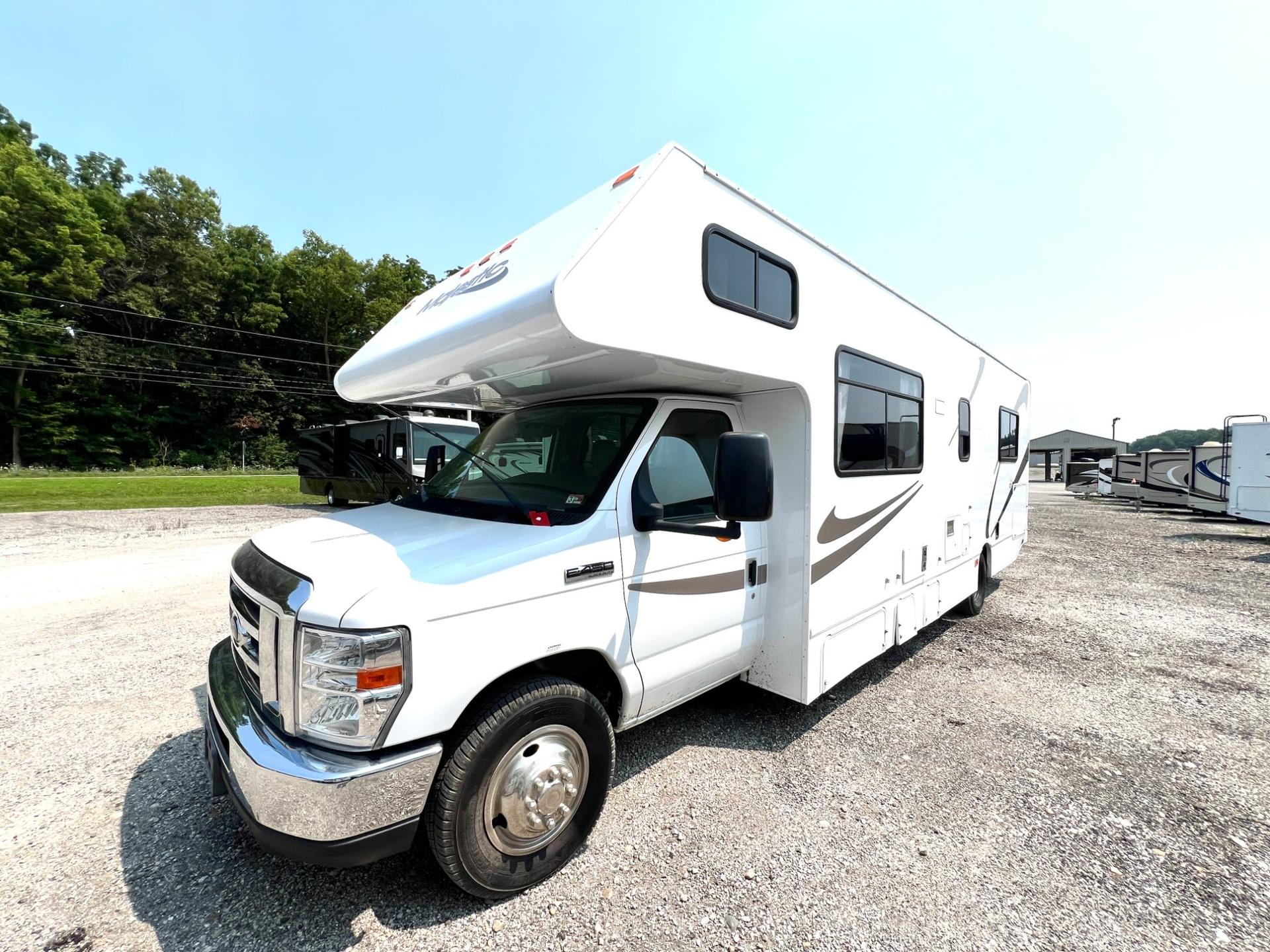 2019 Thor Motor Coach 2019 Thor Motor Coach Majestic - thumbnail 3