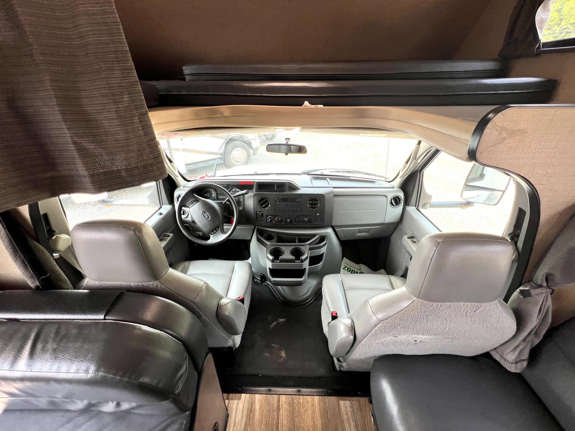 2019 Thor Motor Coach 2019 Thor Motor Coach Majestic - thumbnail 16