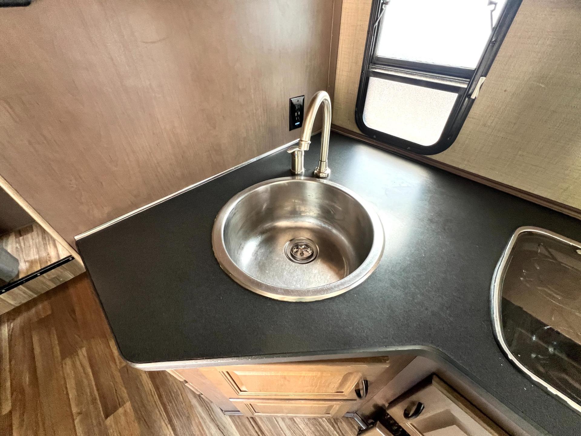 2019 Thor Motor Coach 2019 Thor Motor Coach Majestic - thumbnail 23