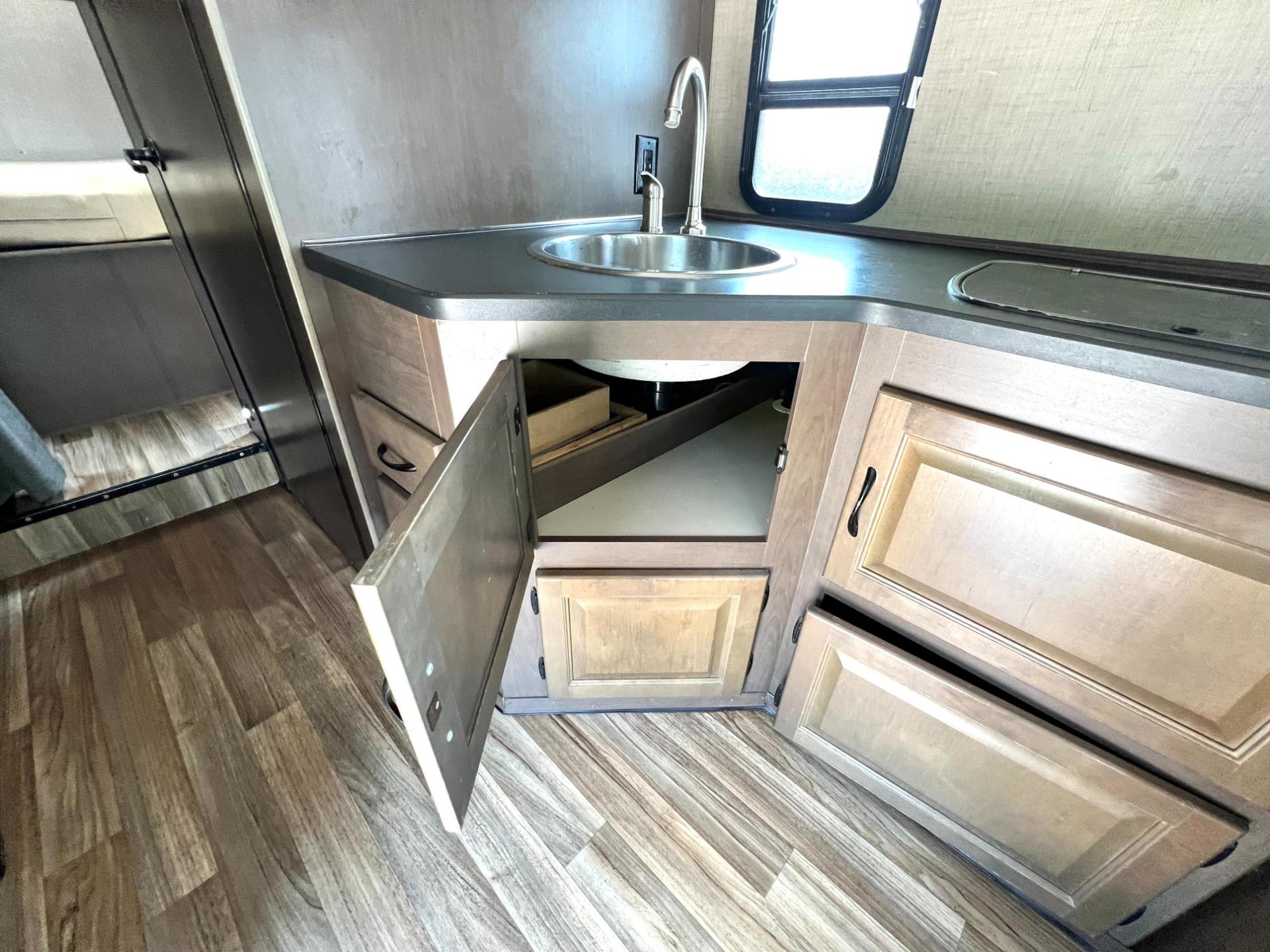 2019 Thor Motor Coach 2019 Thor Motor Coach Majestic - thumbnail 24