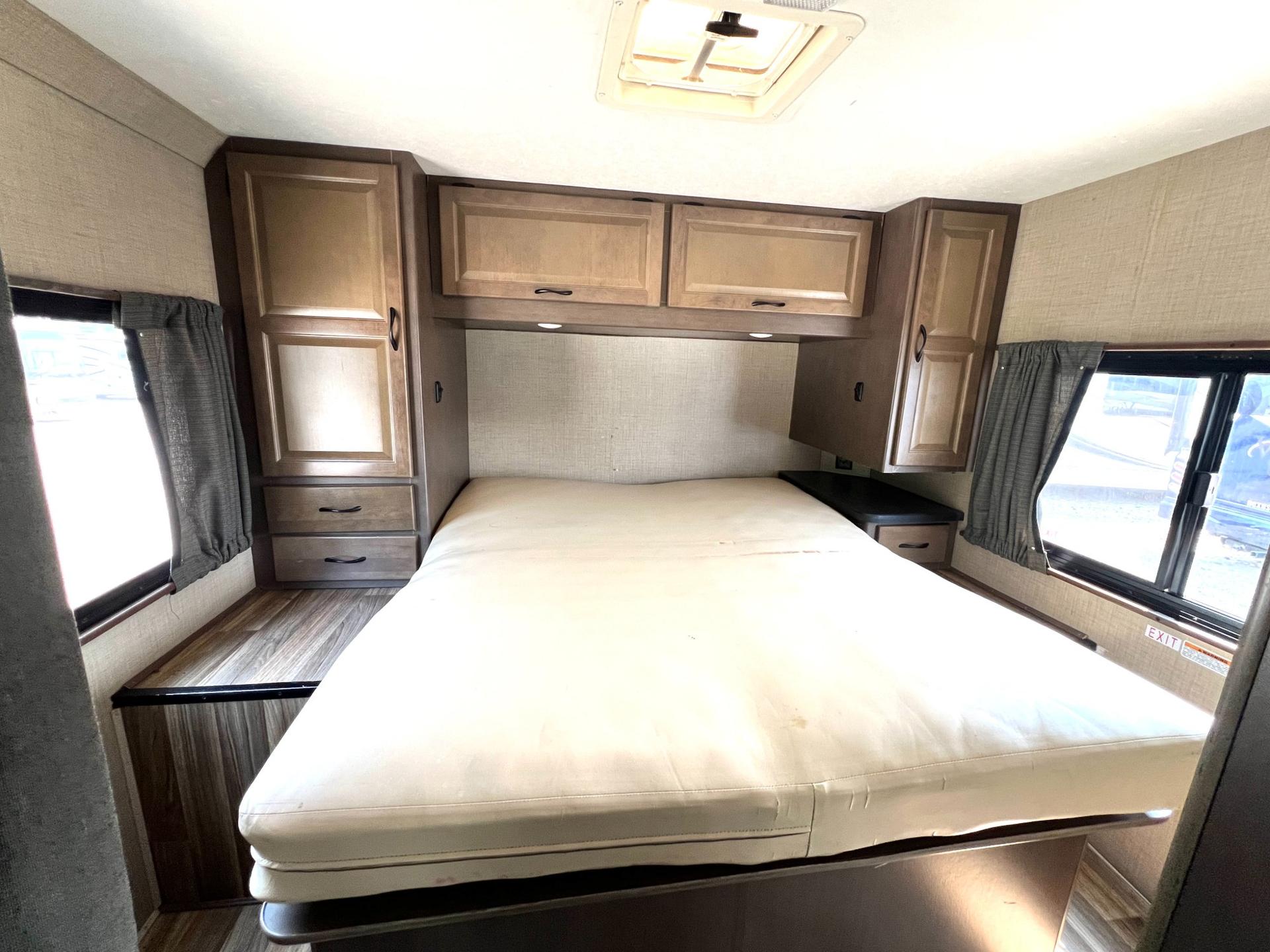 2019 Thor Motor Coach 2019 Thor Motor Coach Majestic - thumbnail 32