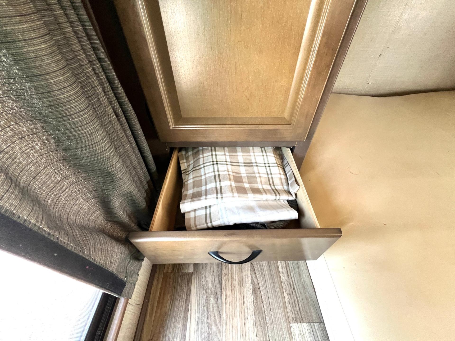 2019 Thor Motor Coach 2019 Thor Motor Coach Majestic - thumbnail 34