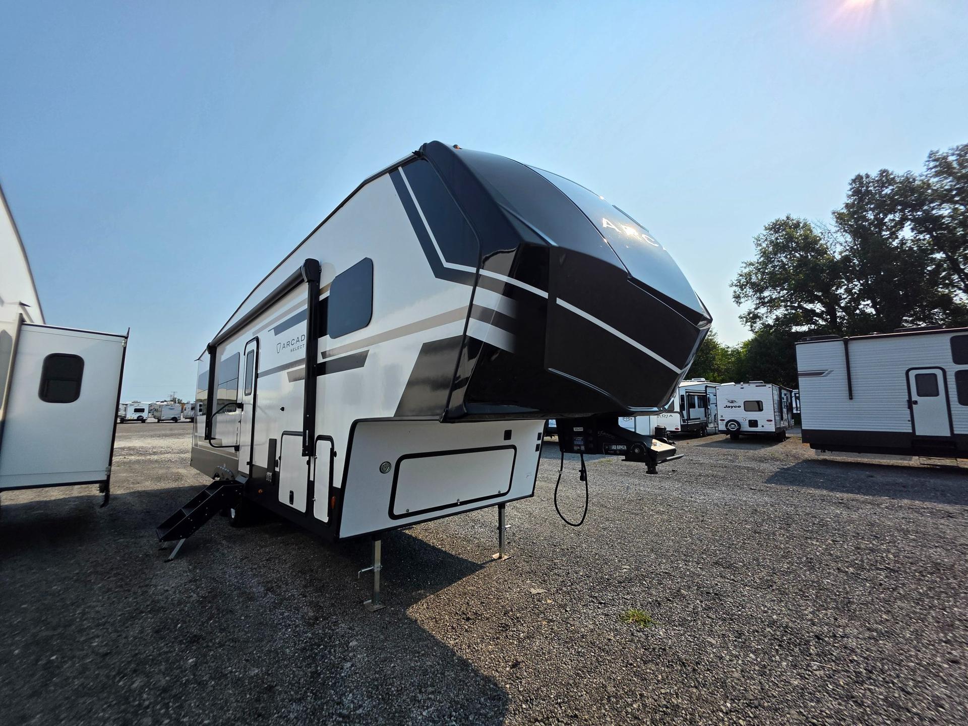 2027 Keystone Arcadia 28SLS