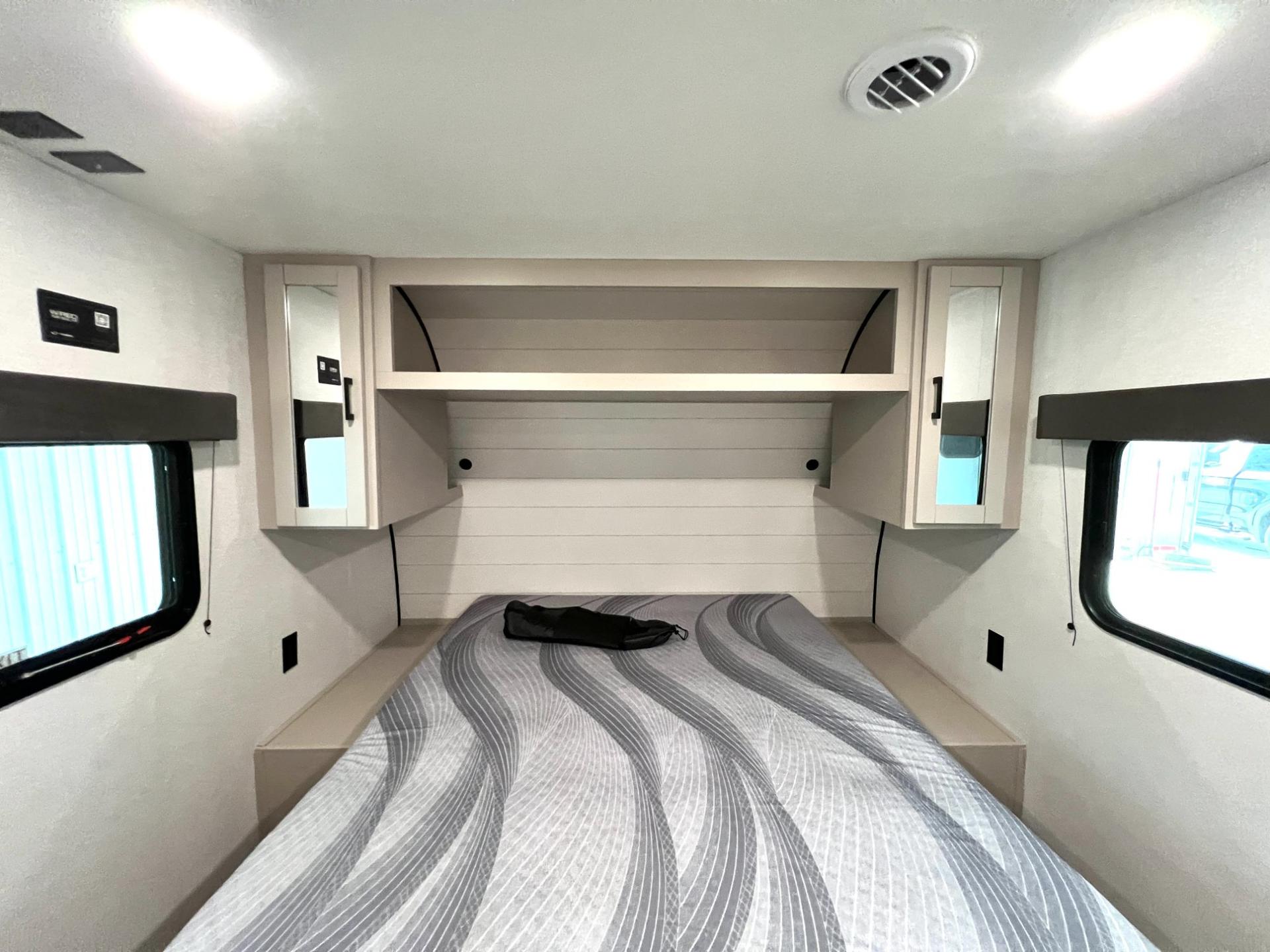 2027 Jayco 2027 Jayco Jay Flight - thumbnail 35