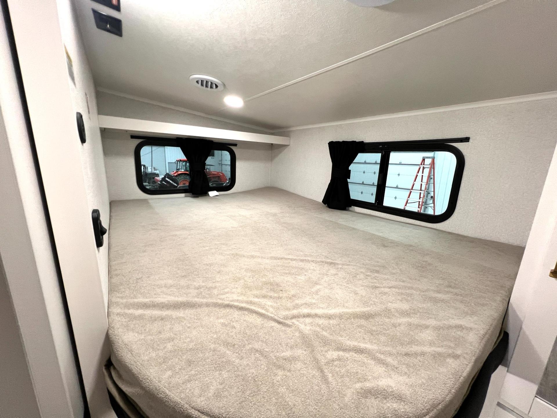 2027 Jayco 2027 Jayco Eagle - thumbnail 31