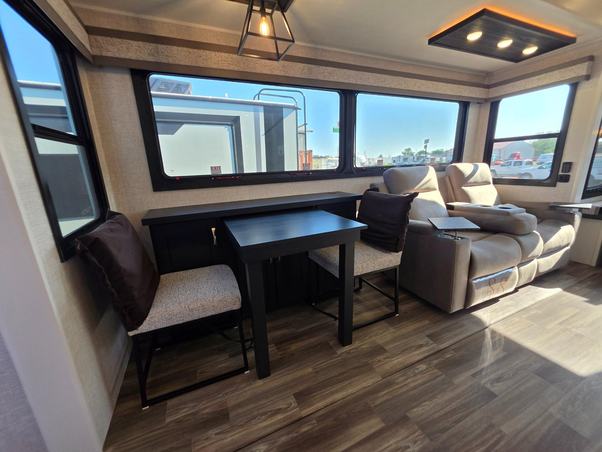 2025 Jayco 2025 Jayco North Point - thumbnail 14