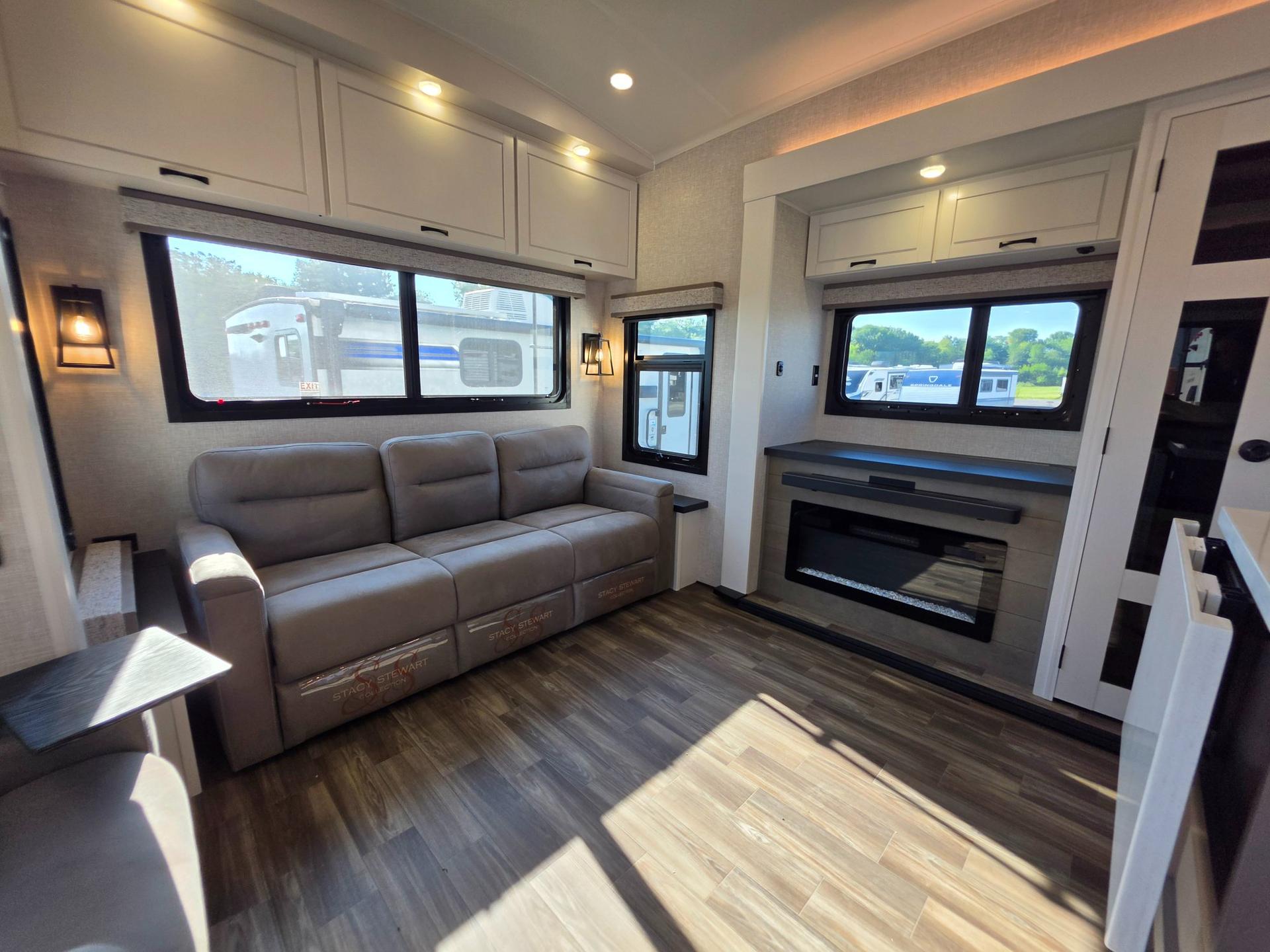 2025 Jayco 2025 Jayco North Point - thumbnail 15