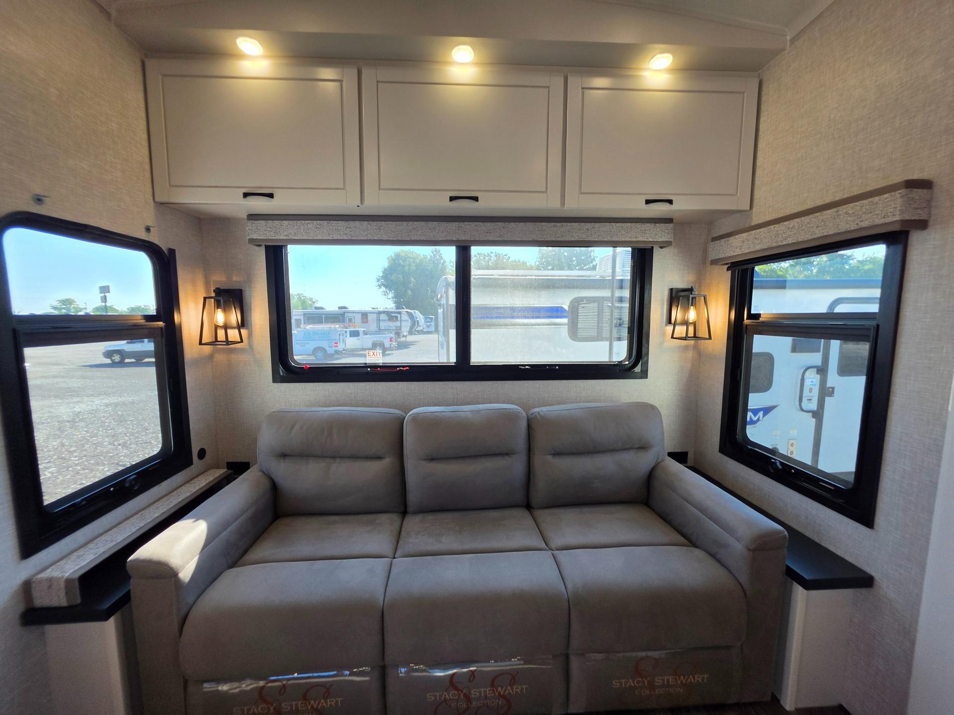 2025 Jayco 2025 Jayco North Point - thumbnail 18