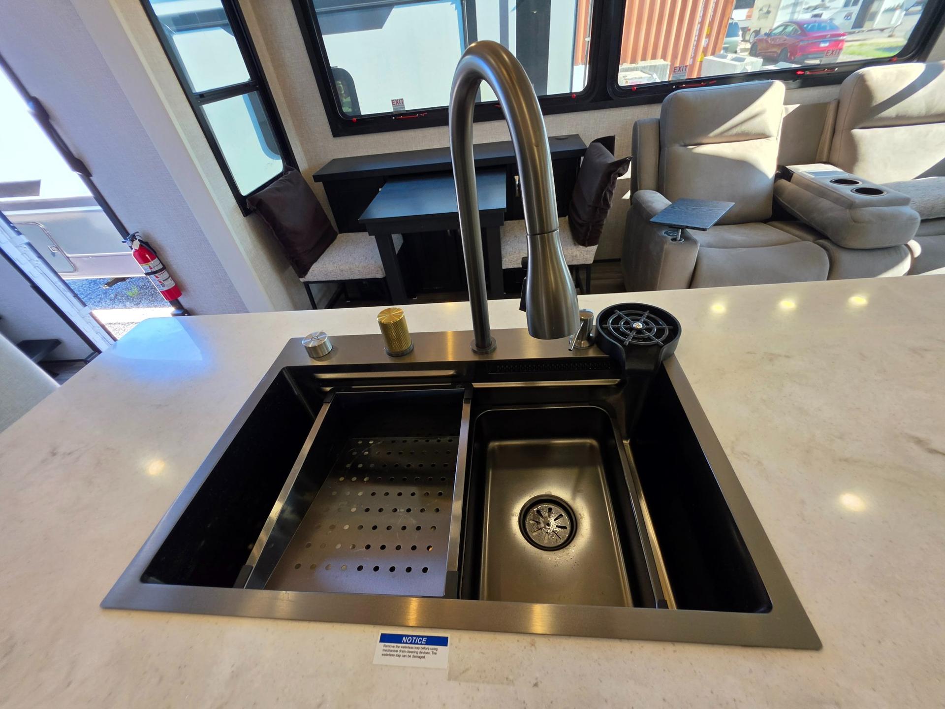 2025 Jayco 2025 Jayco North Point - thumbnail 24