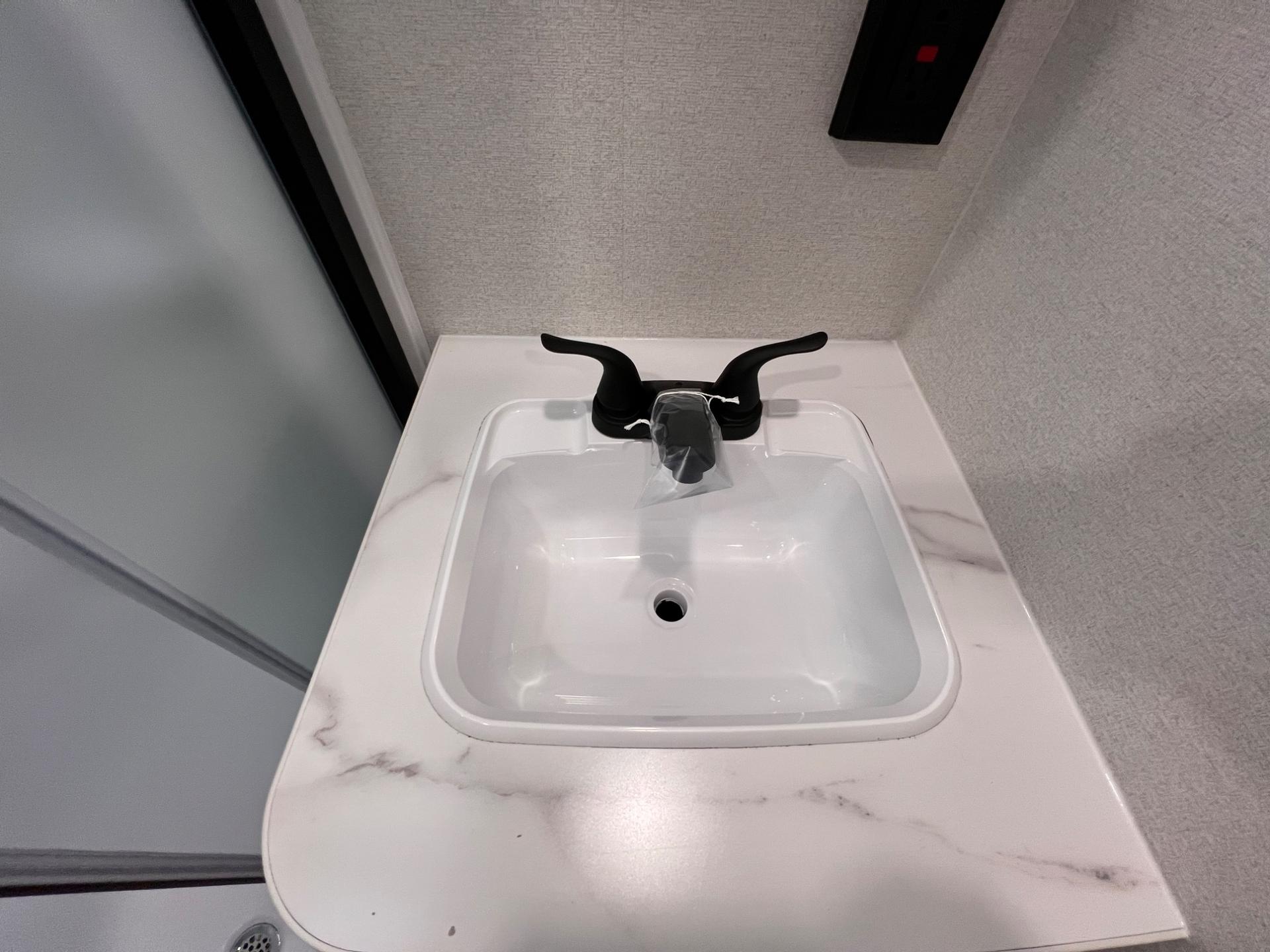 2027 Jayco 2027 Jayco Jay Flight - thumbnail 2