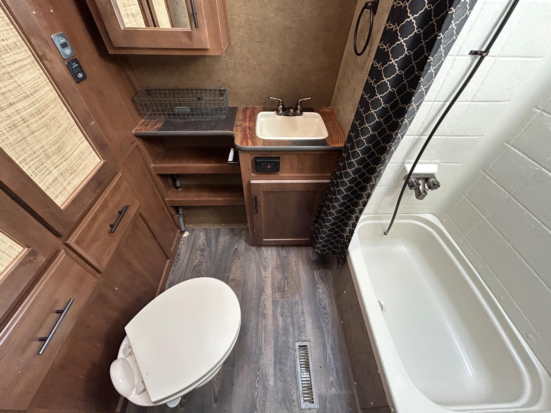 2019 Outdoors RV 2019 Outdoors RV Mountain Trax - thumbnail 25