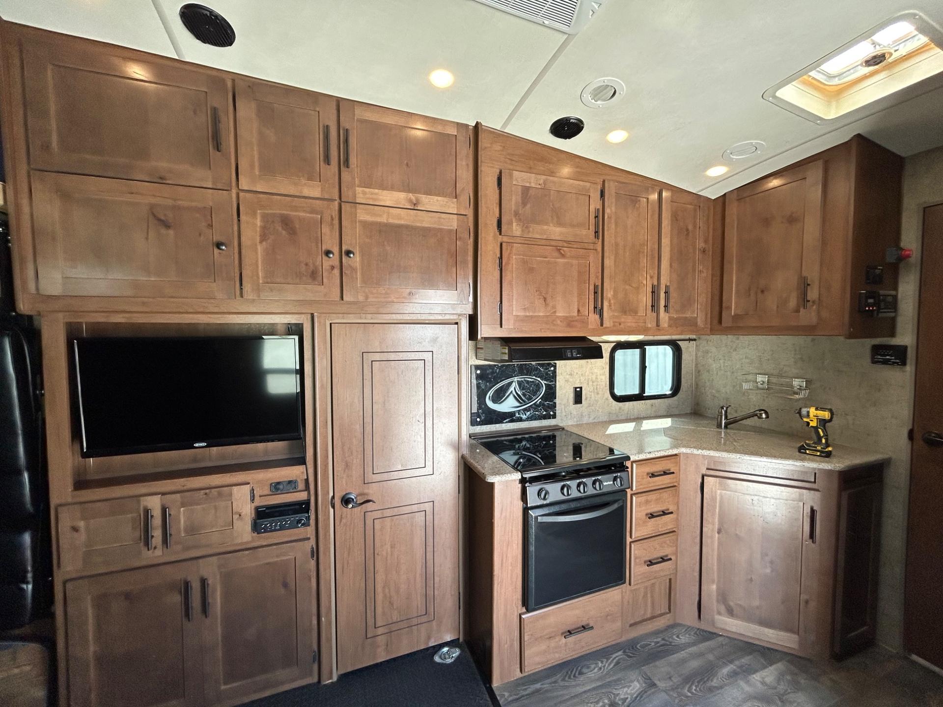 2019 Outdoors RV 2019 Outdoors RV Mountain Trax - thumbnail 17