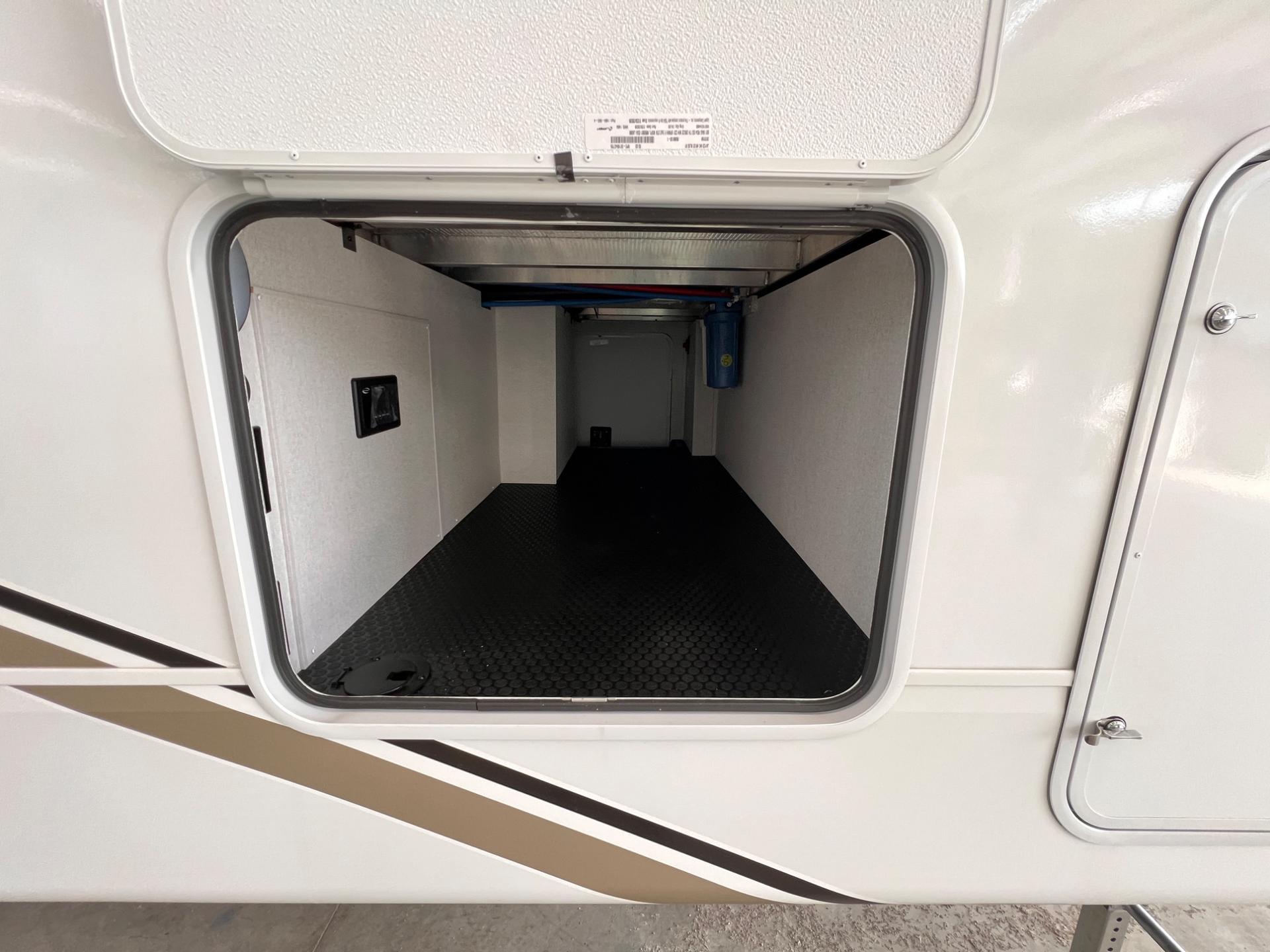 2027 Jayco 2027 Jayco Eagle - thumbnail 3