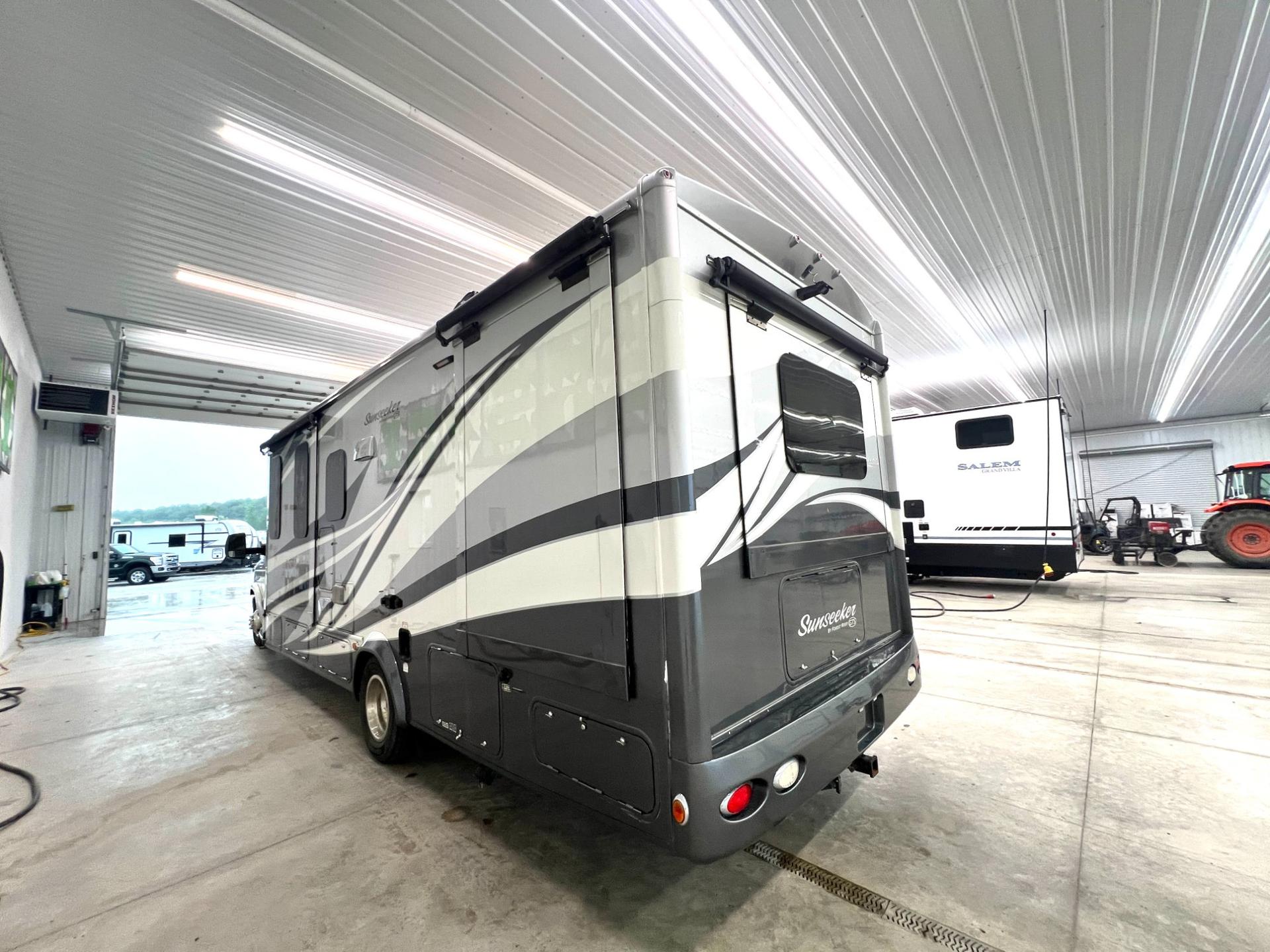 2019 Forest River 2019 Forest River Sunseeker - thumbnail 4
