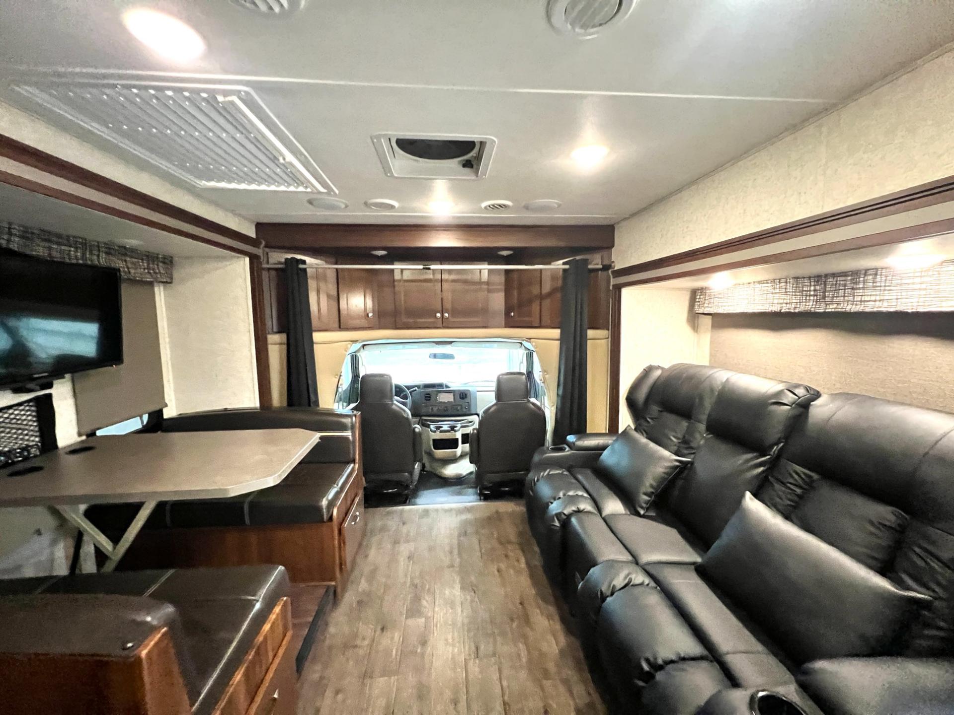 2019 Forest River 2019 Forest River Sunseeker - thumbnail 11