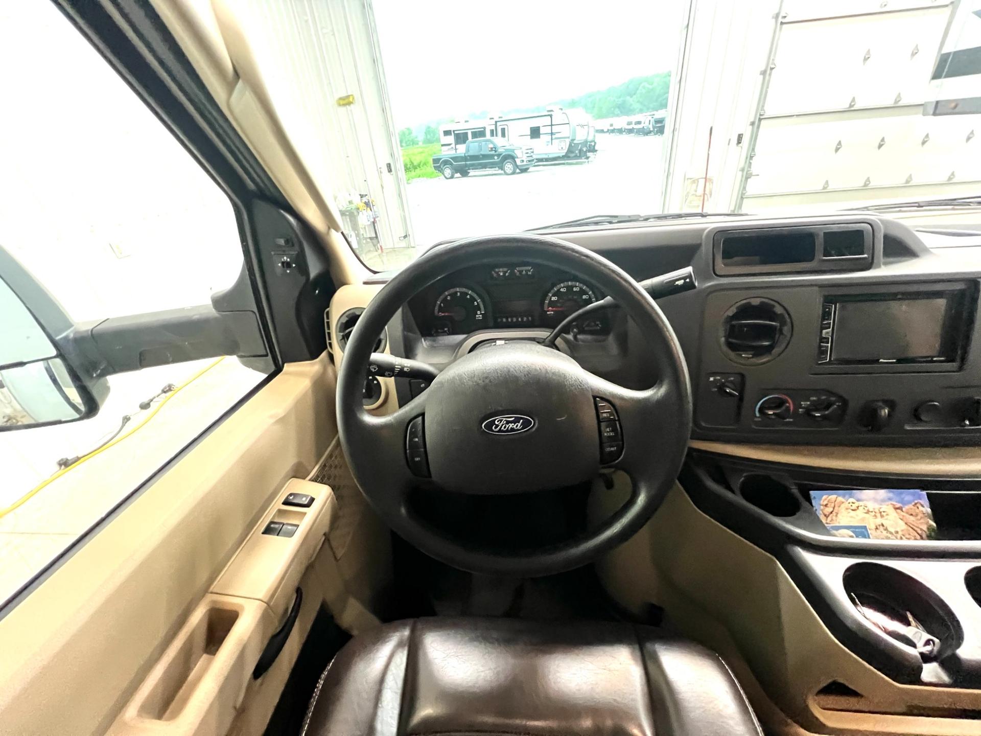 2019 Forest River 2019 Forest River Sunseeker - thumbnail 16
