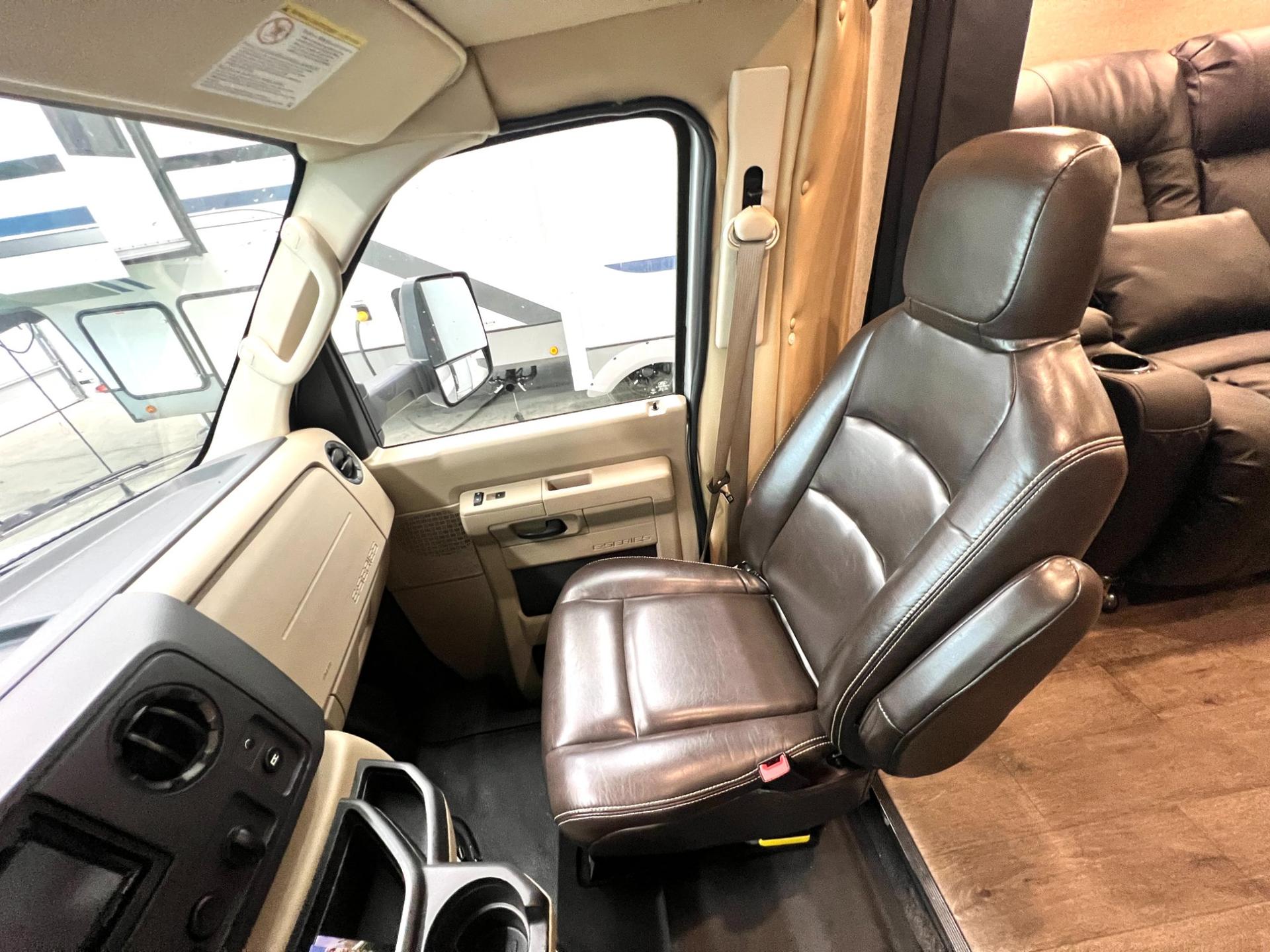 2019 Forest River 2019 Forest River Sunseeker - thumbnail 17