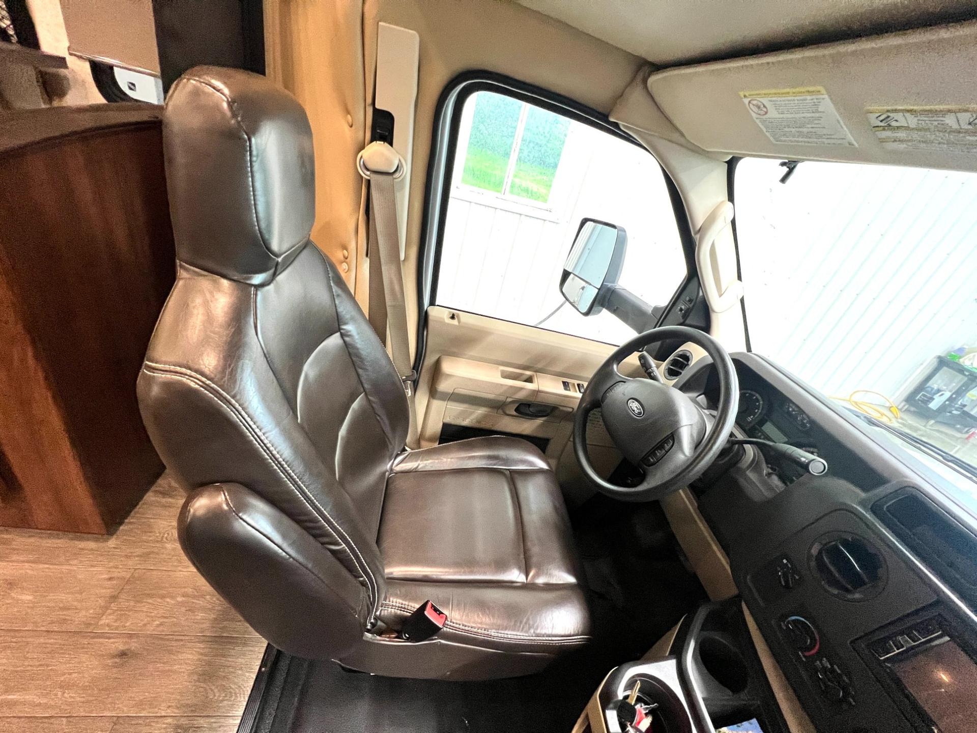 2019 Forest River 2019 Forest River Sunseeker - thumbnail 18