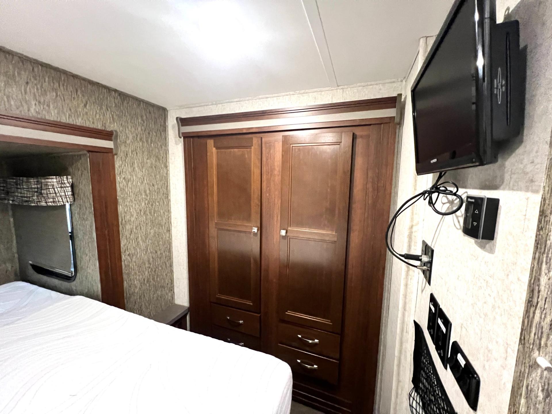 2019 Forest River 2019 Forest River Sunseeker - thumbnail 36