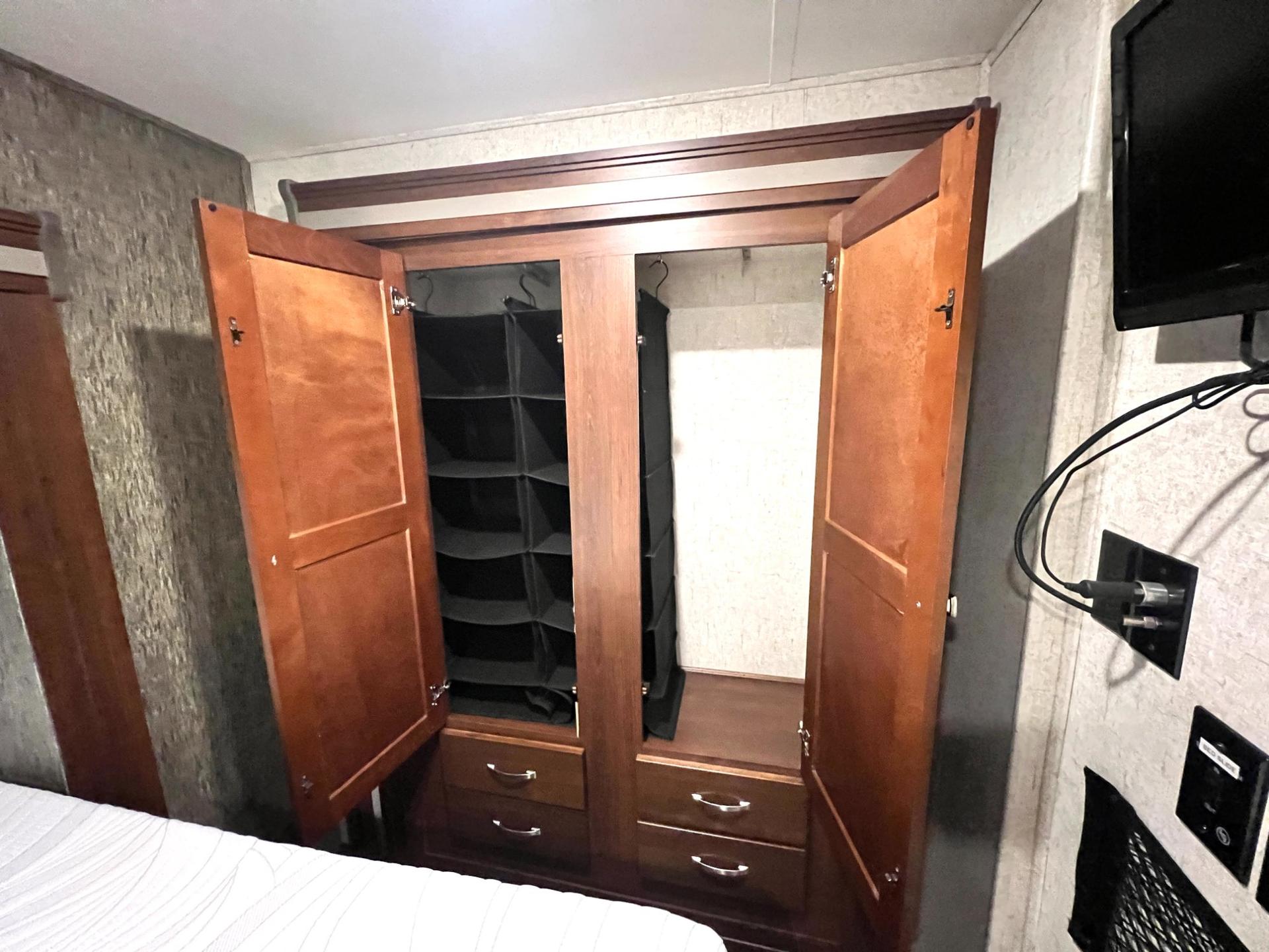 2019 Forest River 2019 Forest River Sunseeker - thumbnail 37