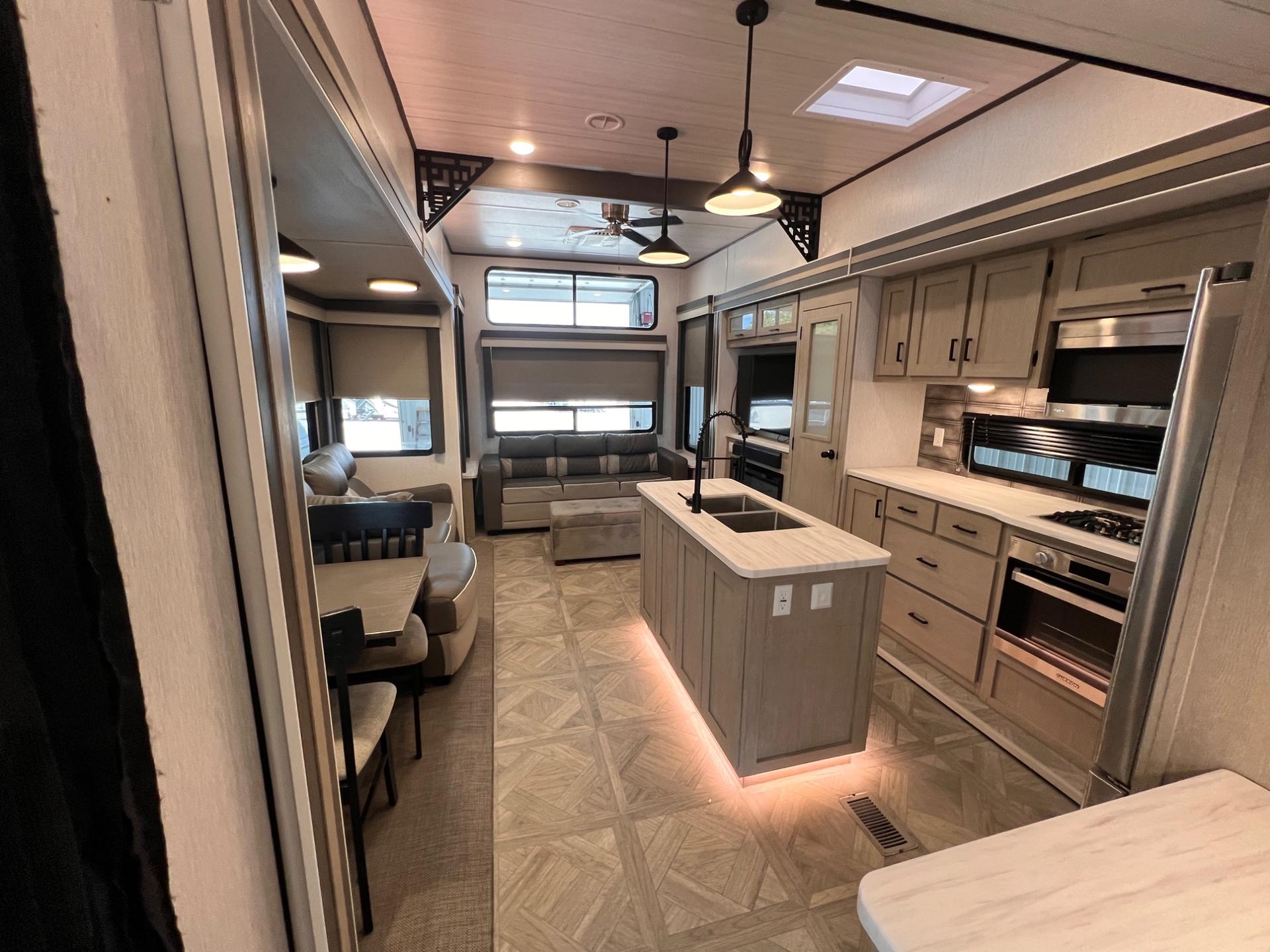 2023 Forest River 2023 Forest River Salem Grand Villa - thumbnail 12