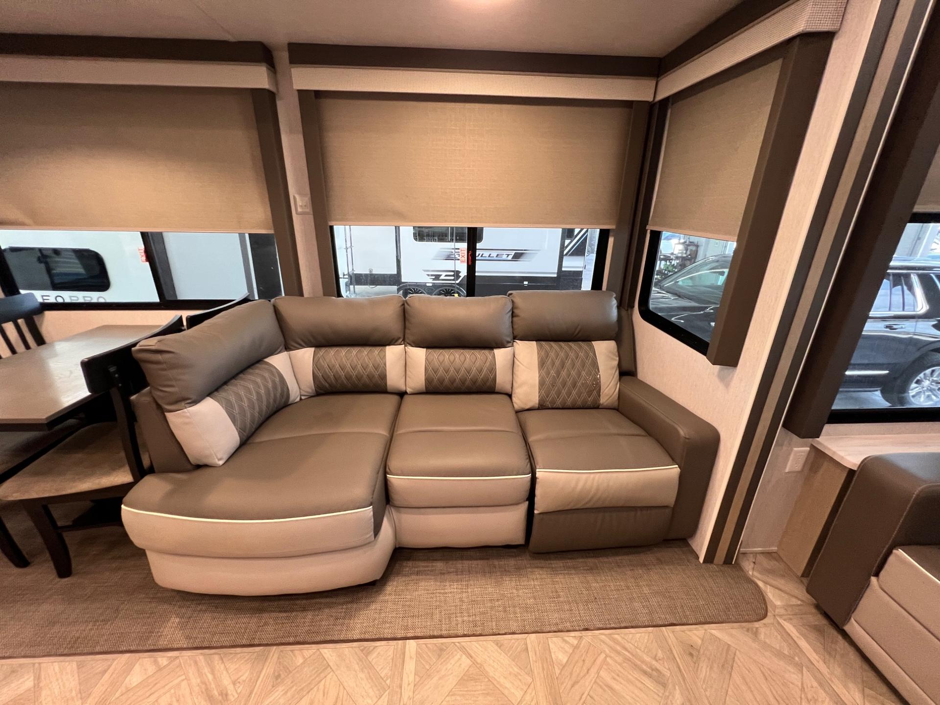 2023 Forest River 2023 Forest River Salem Grand Villa - thumbnail 32
