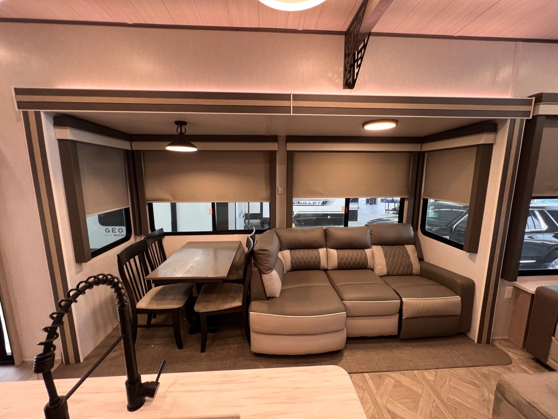 2023 Forest River 2023 Forest River Salem Grand Villa - thumbnail 33