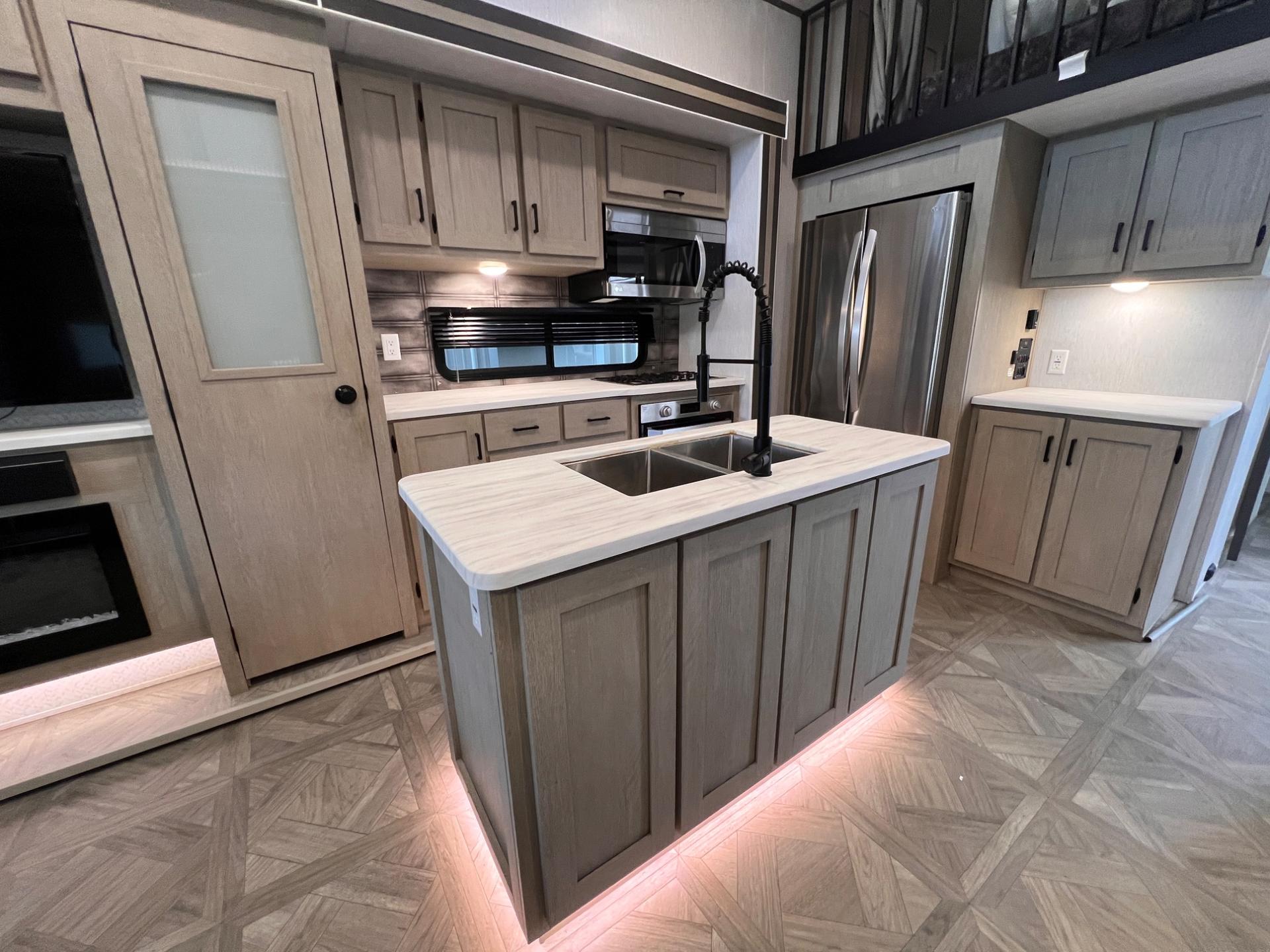 2023 Forest River 2023 Forest River Salem Grand Villa - thumbnail 28