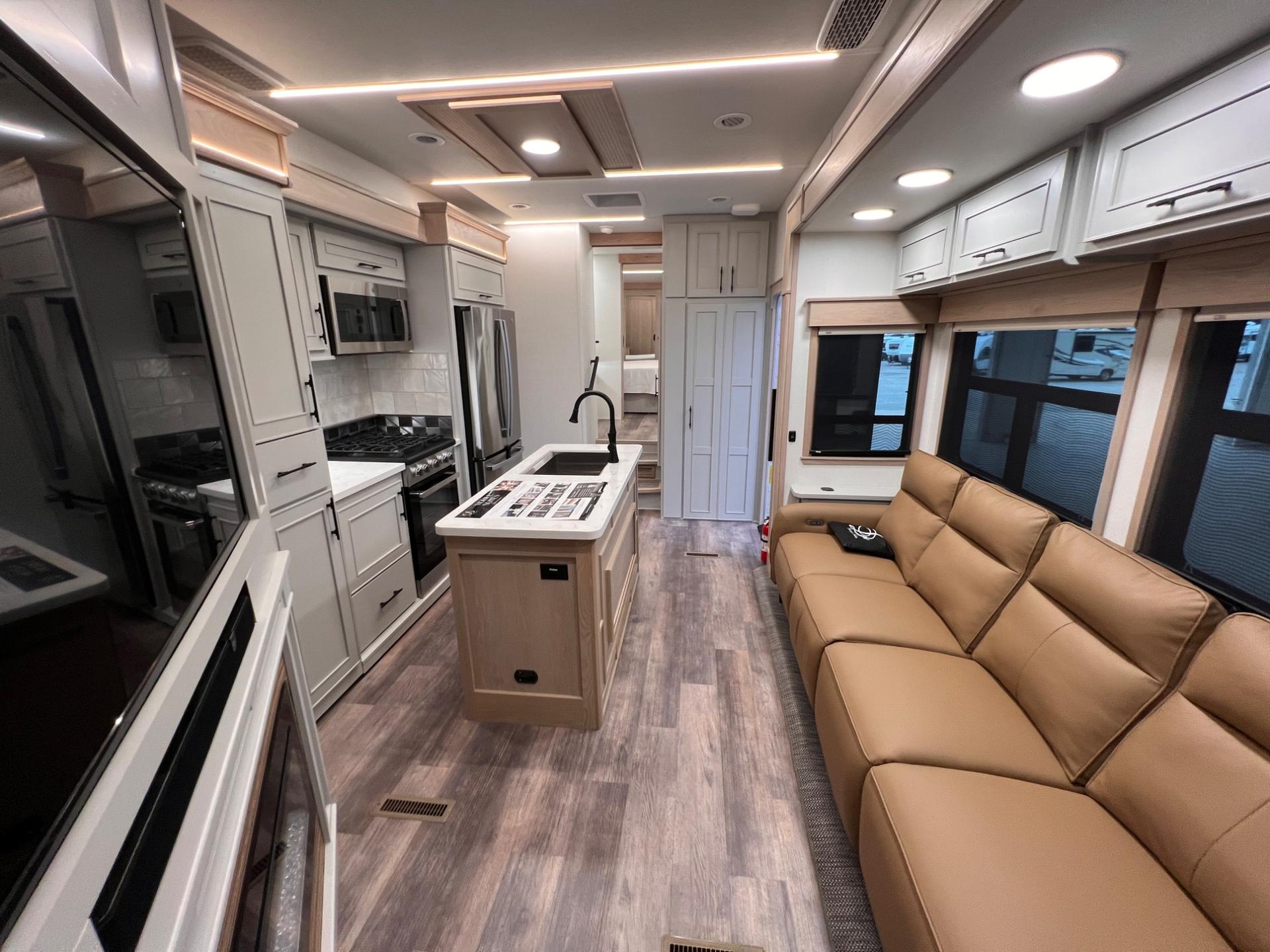 2025 DRV Luxury Suites 2025 DRV Luxury Suites FullHouse - thumbnail 16