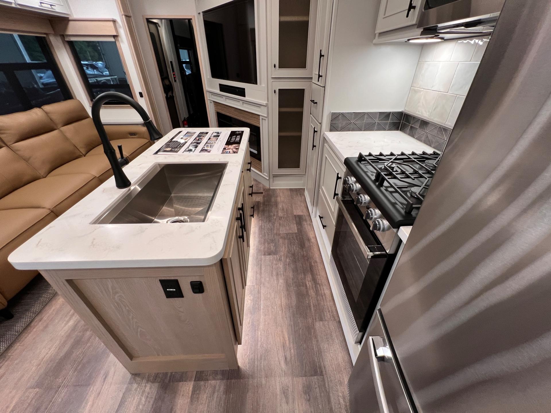 2025 DRV Luxury Suites 2025 DRV Luxury Suites FullHouse - thumbnail 28