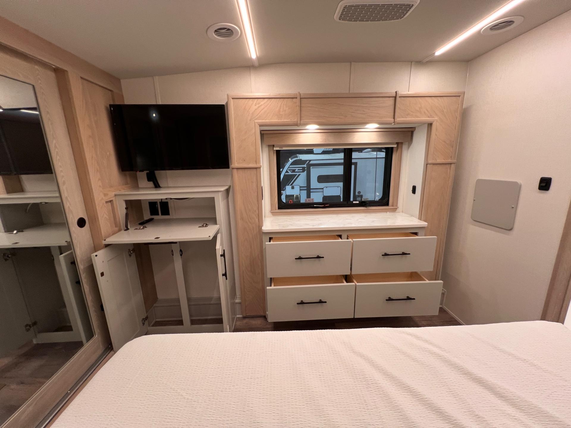 2025 DRV Luxury Suites 2025 DRV Luxury Suites FullHouse - thumbnail 50
