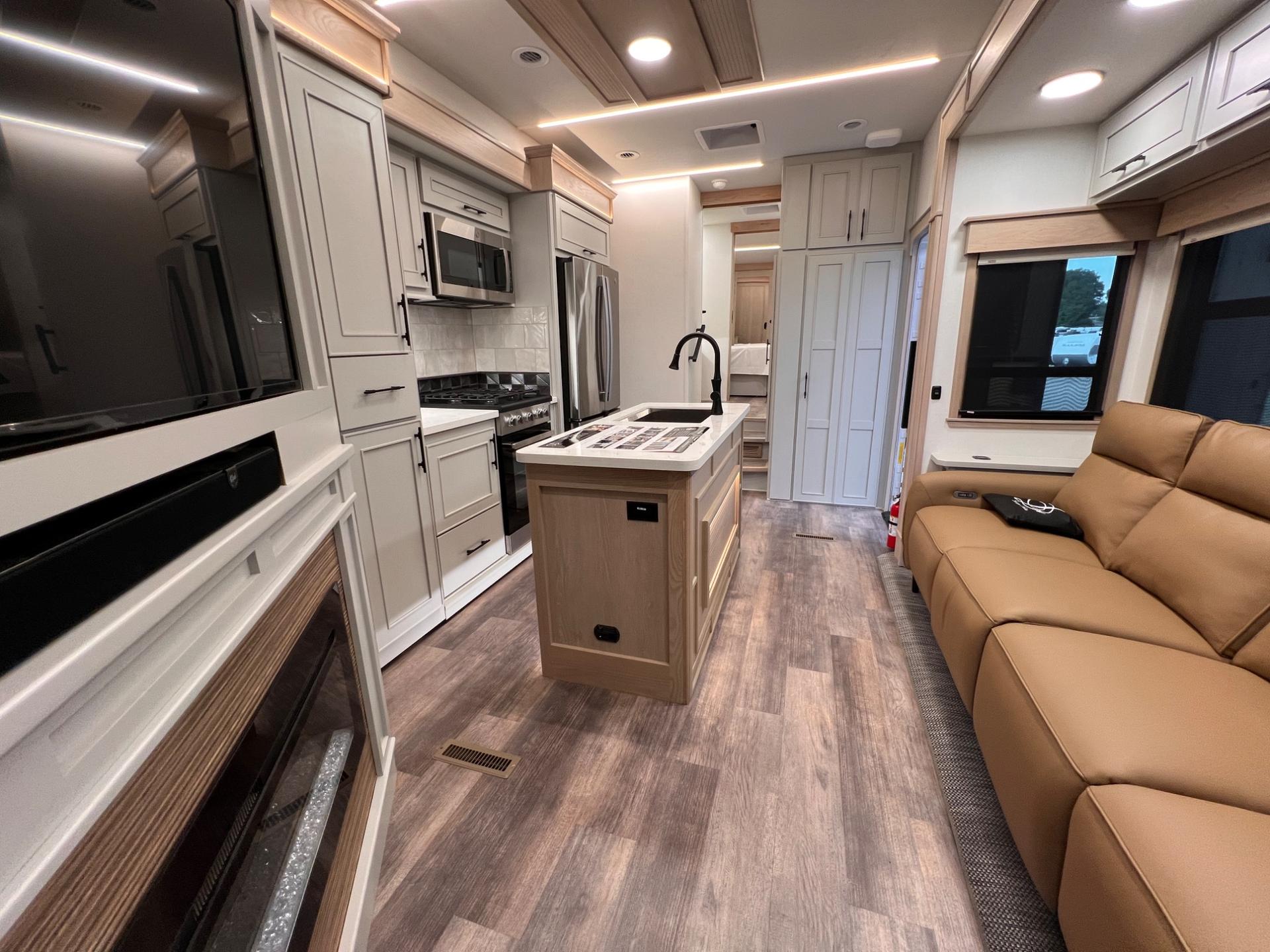 2025 DRV Luxury Suites 2025 DRV Luxury Suites FullHouse - thumbnail 62