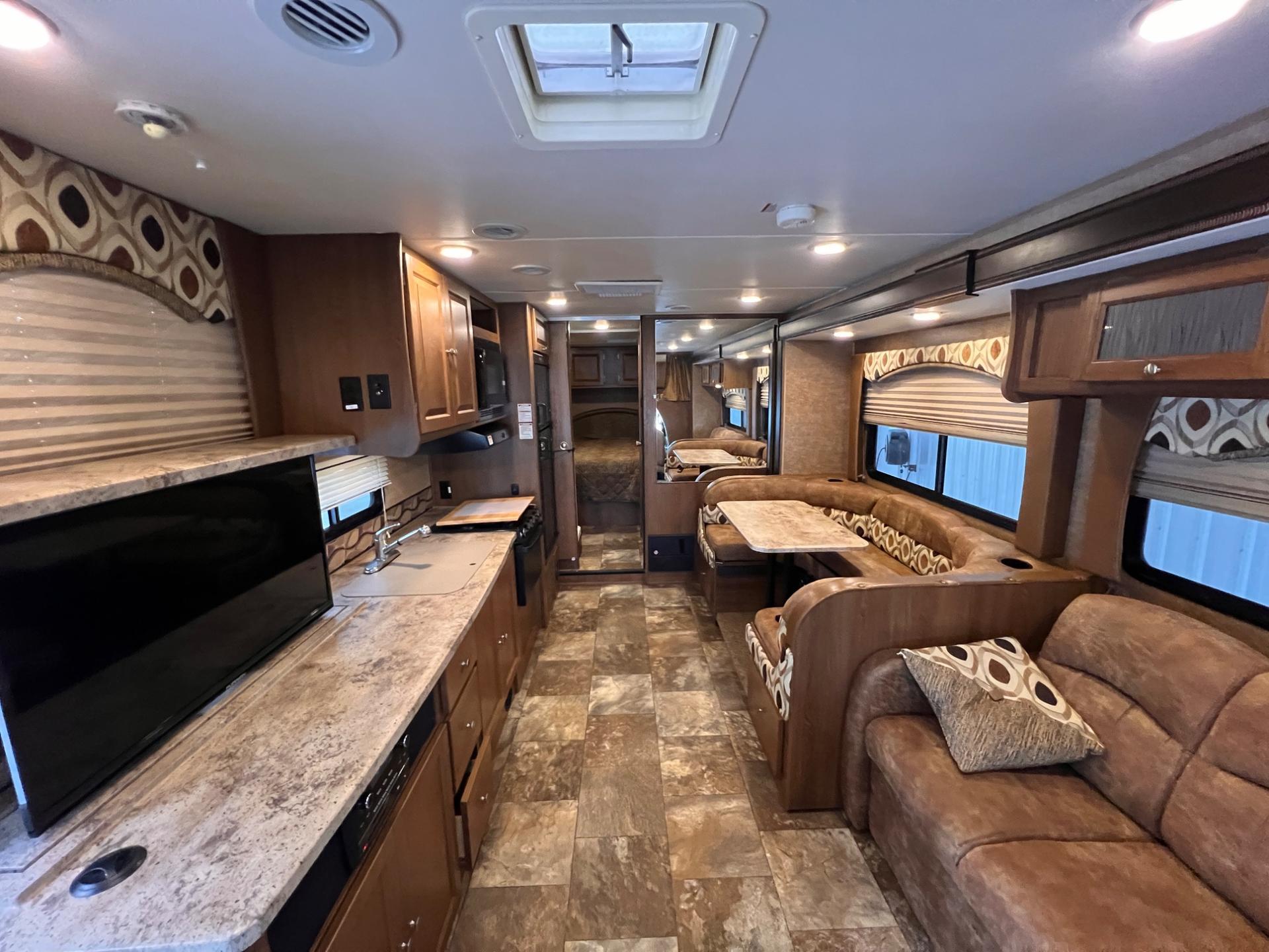 2016 Coachmen 2016 Coachmen Leprechaun - thumbnail 29