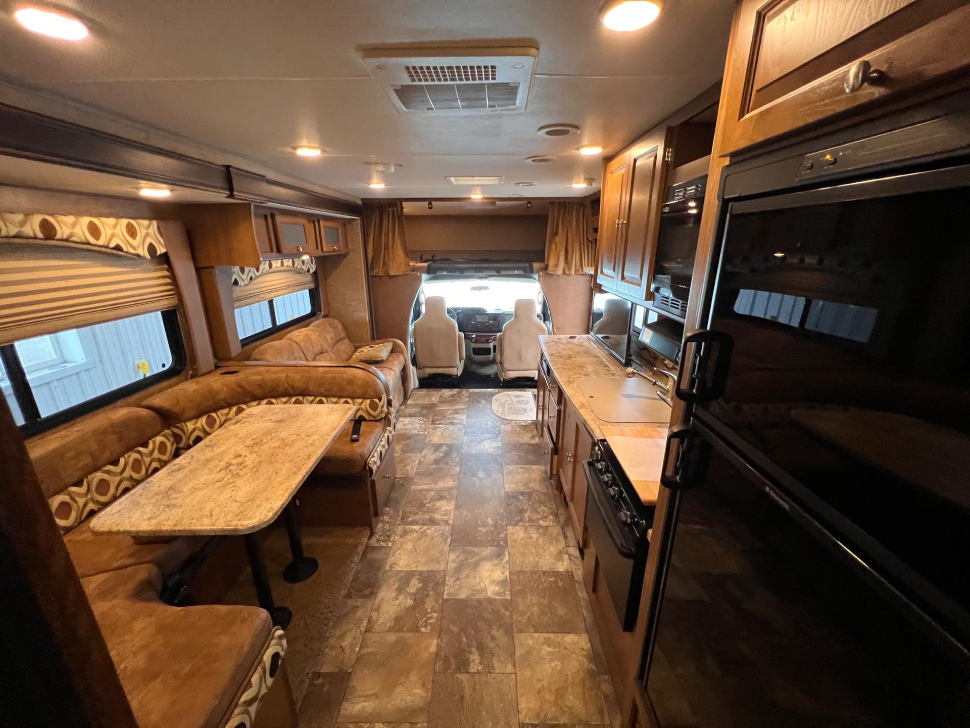 2016 Coachmen 2016 Coachmen Leprechaun - thumbnail 39