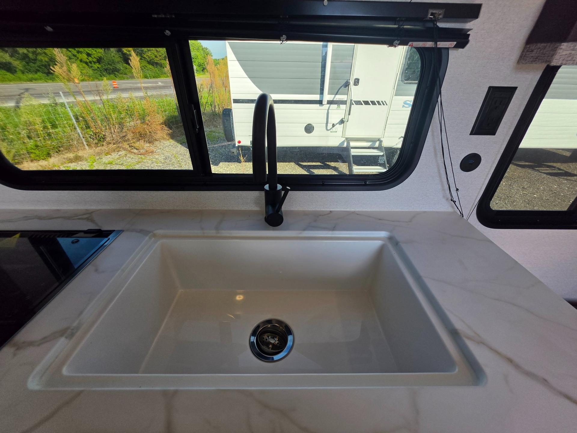 2027 Jayco 2027 Jayco Jay Flight - thumbnail 16