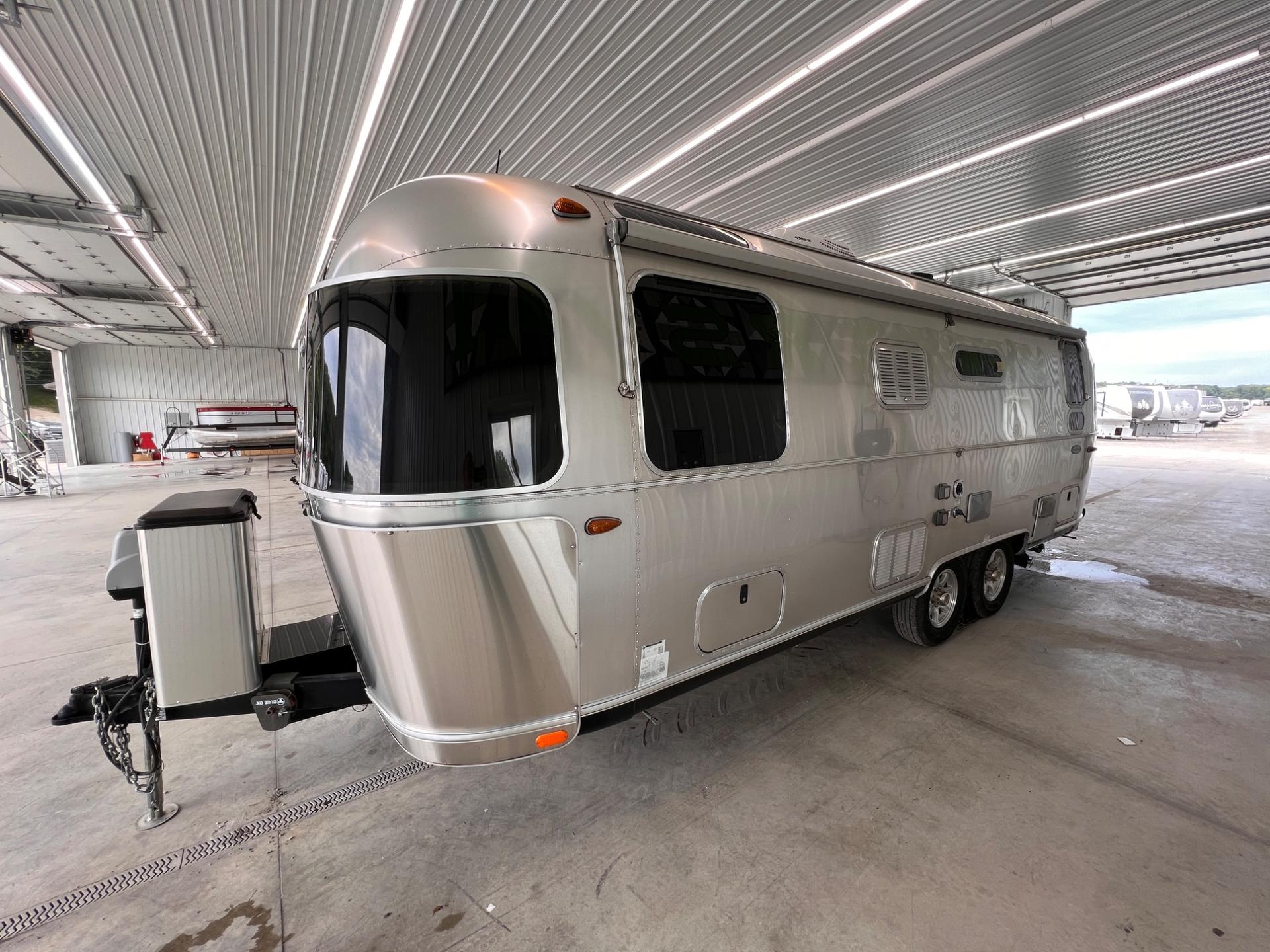 2019 Airstream 2019 Airstream Flying Cloud - thumbnail 36