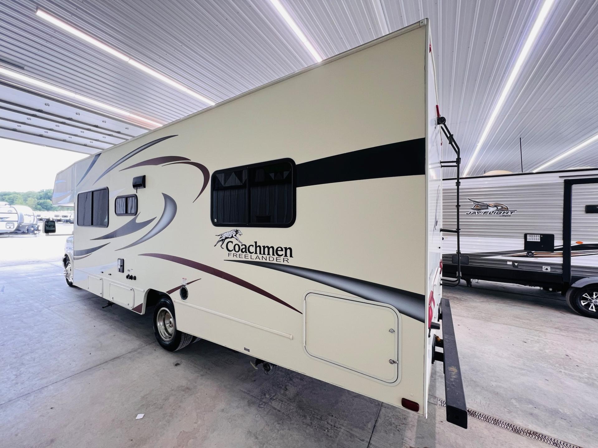 2016 Coachmen 2016 Coachmen Freelander - thumbnail 4