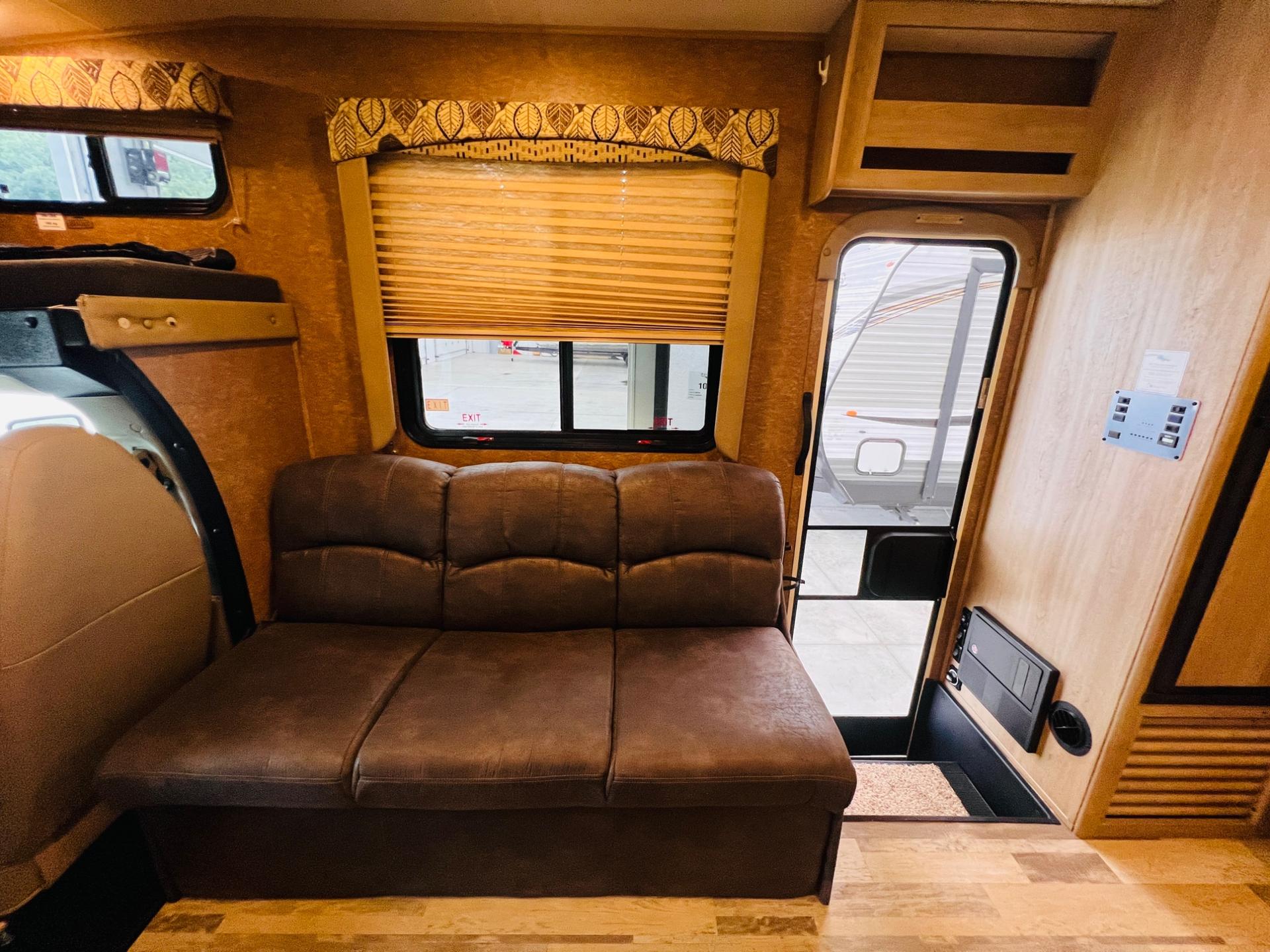 2016 Coachmen 2016 Coachmen Freelander - thumbnail 28