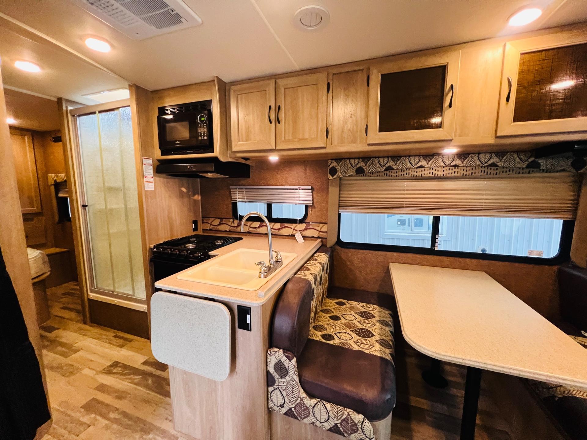 2016 Coachmen 2016 Coachmen Freelander - thumbnail 33