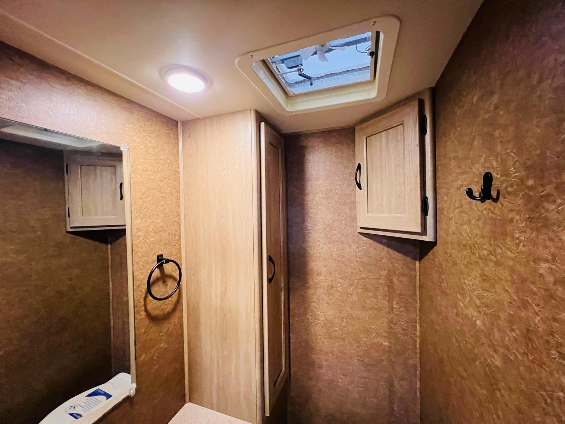 2016 Coachmen 2016 Coachmen Freelander - thumbnail 43