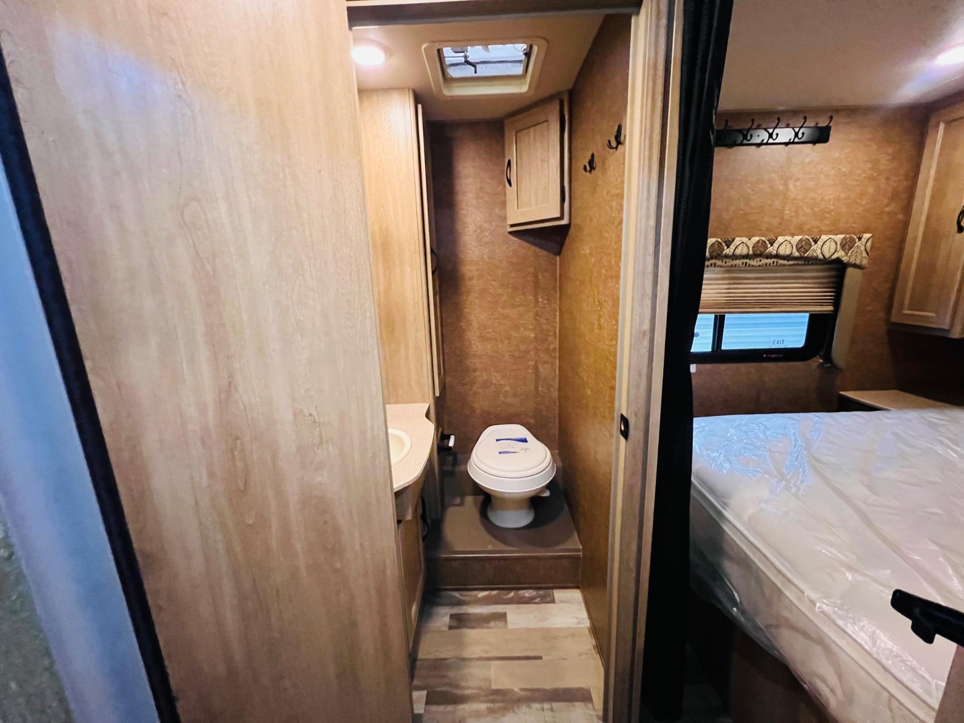 2016 Coachmen 2016 Coachmen Freelander - thumbnail 42