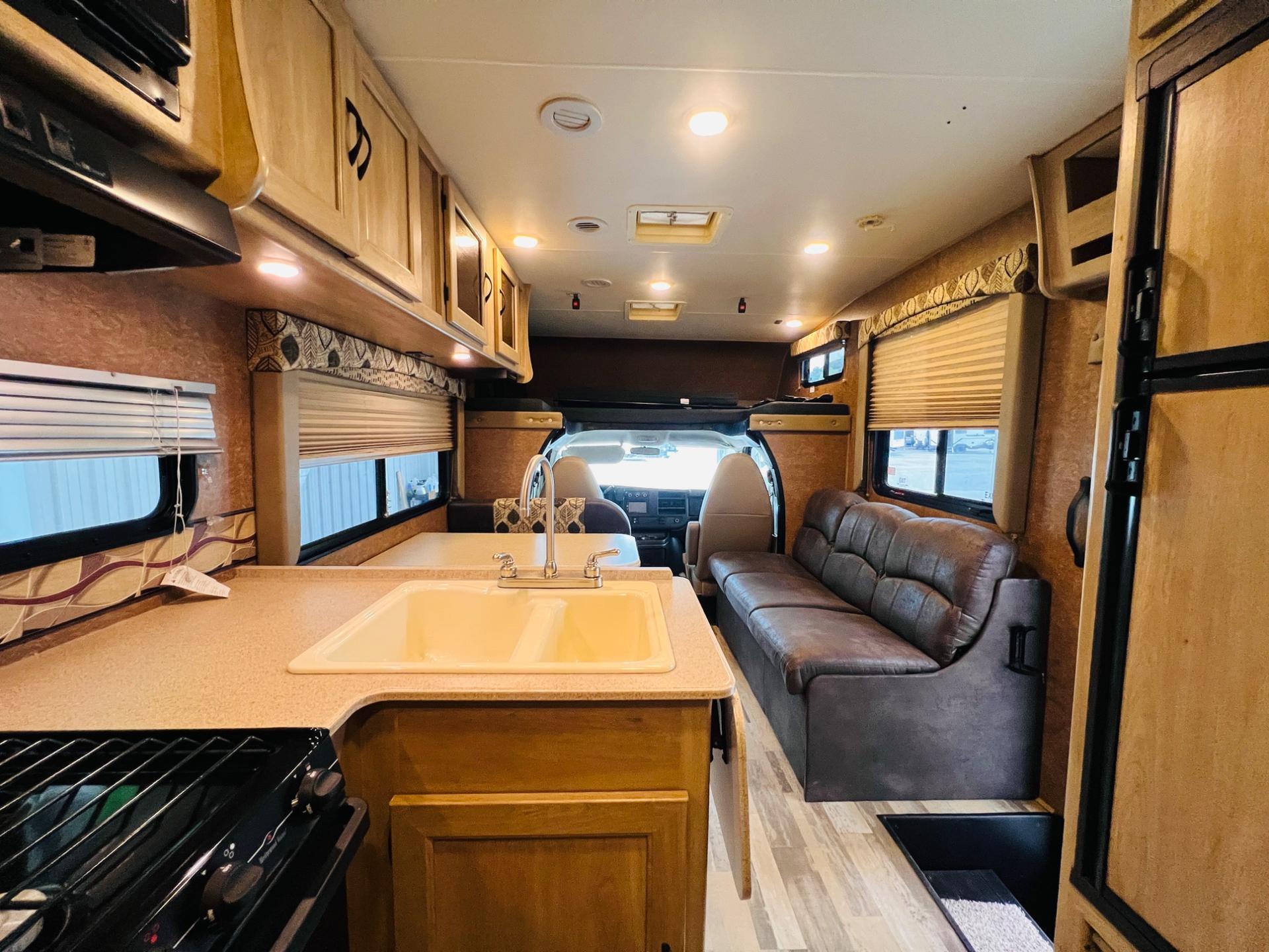 2016 Coachmen 2016 Coachmen Freelander - thumbnail 32