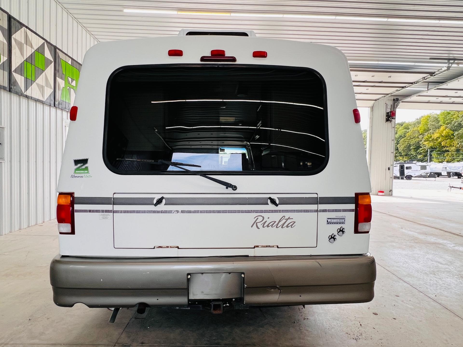 1999 Winnebago 1999 Winnebago Rialta - thumbnail 3