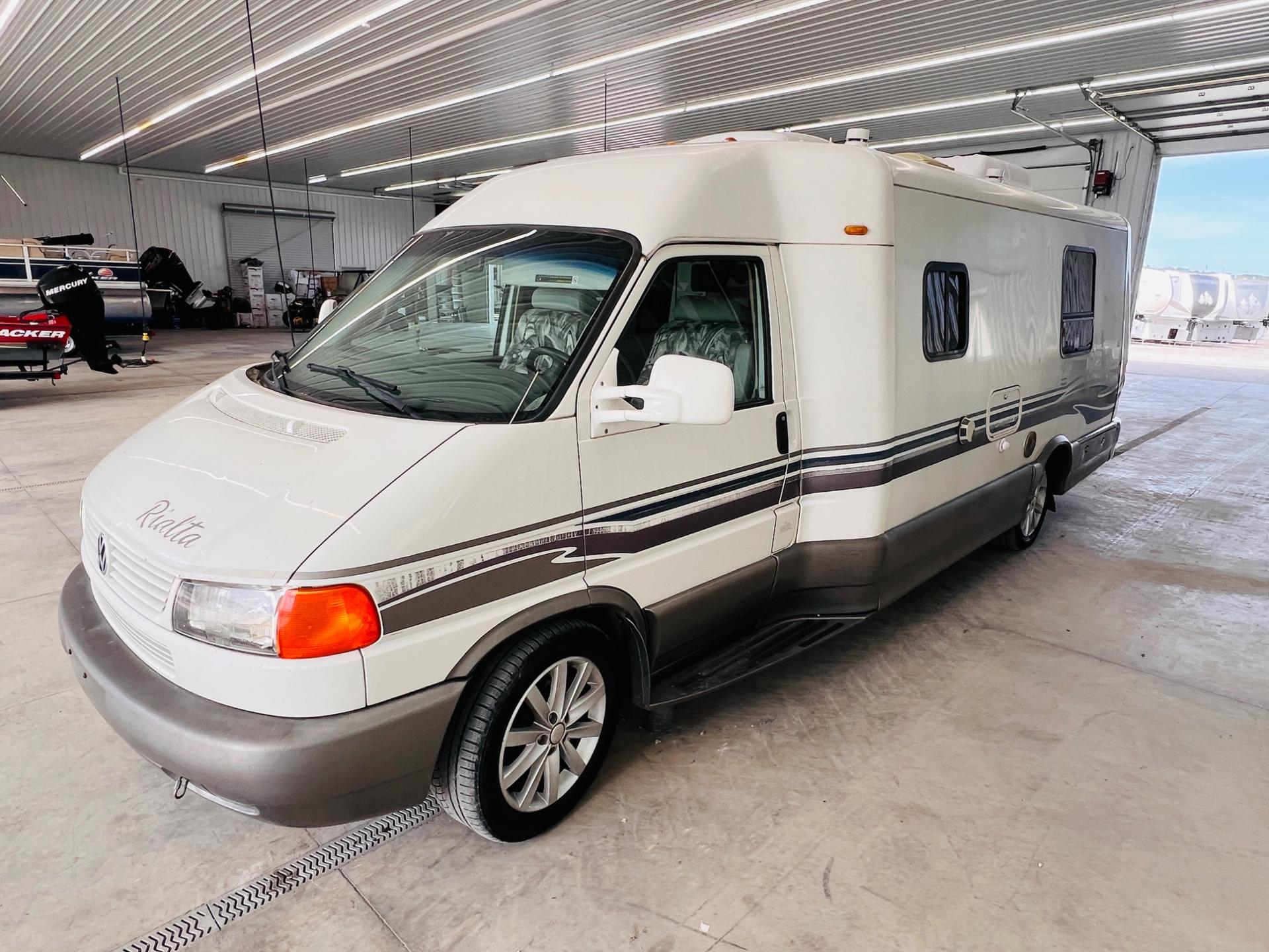 1999 Winnebago 1999 Winnebago Rialta - thumbnail 5