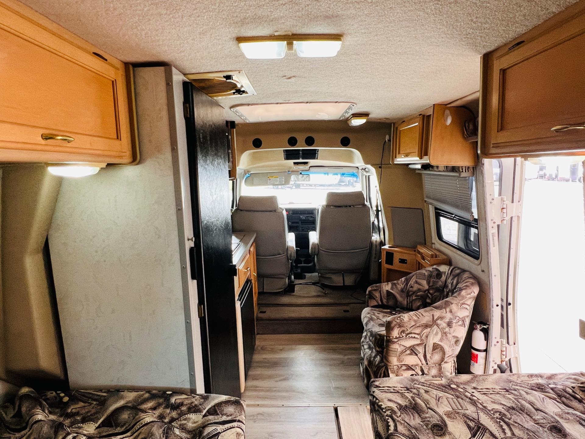 1999 Winnebago 1999 Winnebago Rialta - thumbnail 35