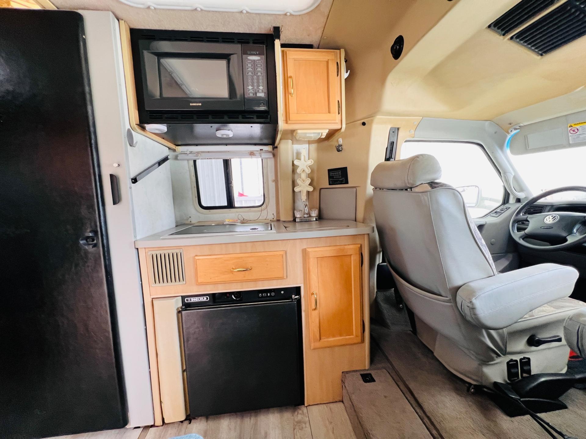 1999 Winnebago 1999 Winnebago Rialta - thumbnail 16