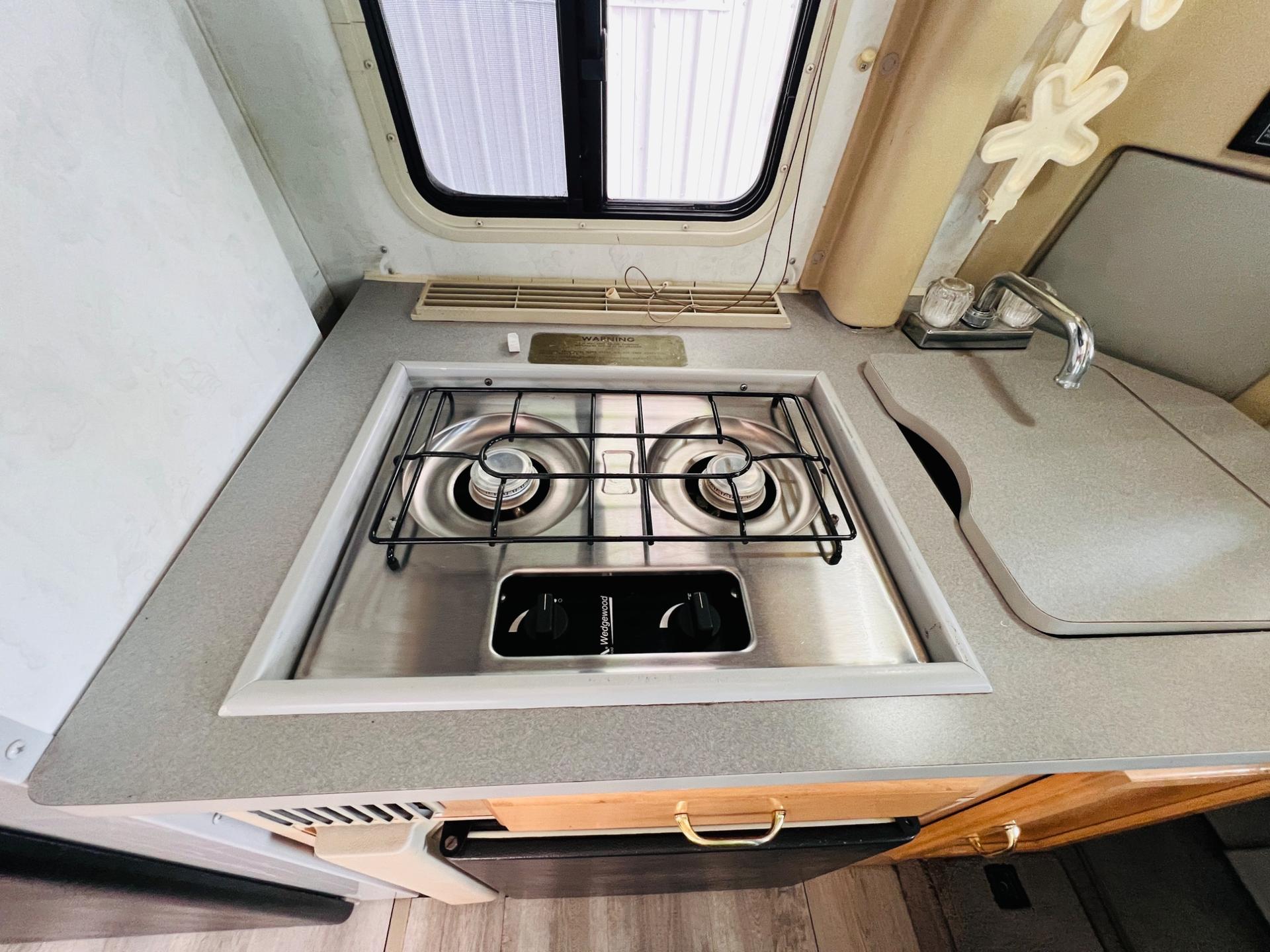 1999 Winnebago 1999 Winnebago Rialta - thumbnail 24