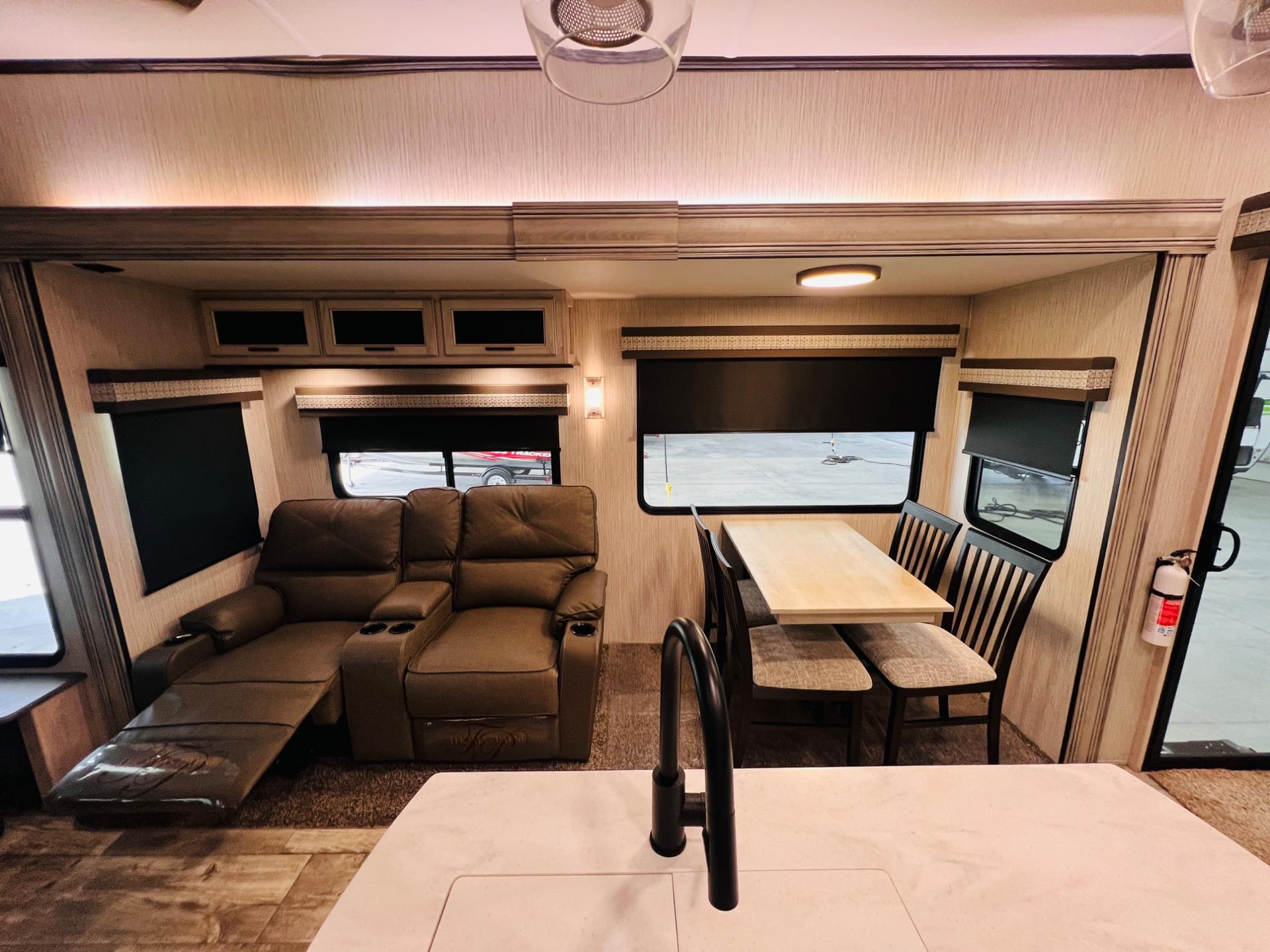 2022 Forest River 2022 Forest River Sierra Destination Trailers - thumbnail 20