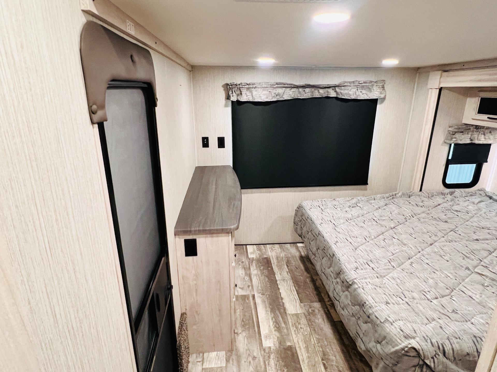 2022 Forest River 2022 Forest River Sierra Destination Trailers - thumbnail 40